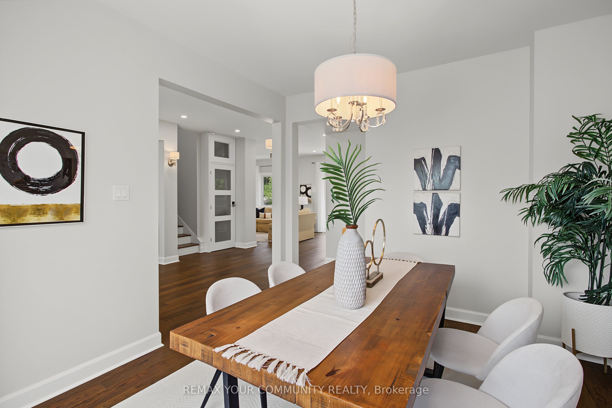 1111 King Street E Property Photo 4