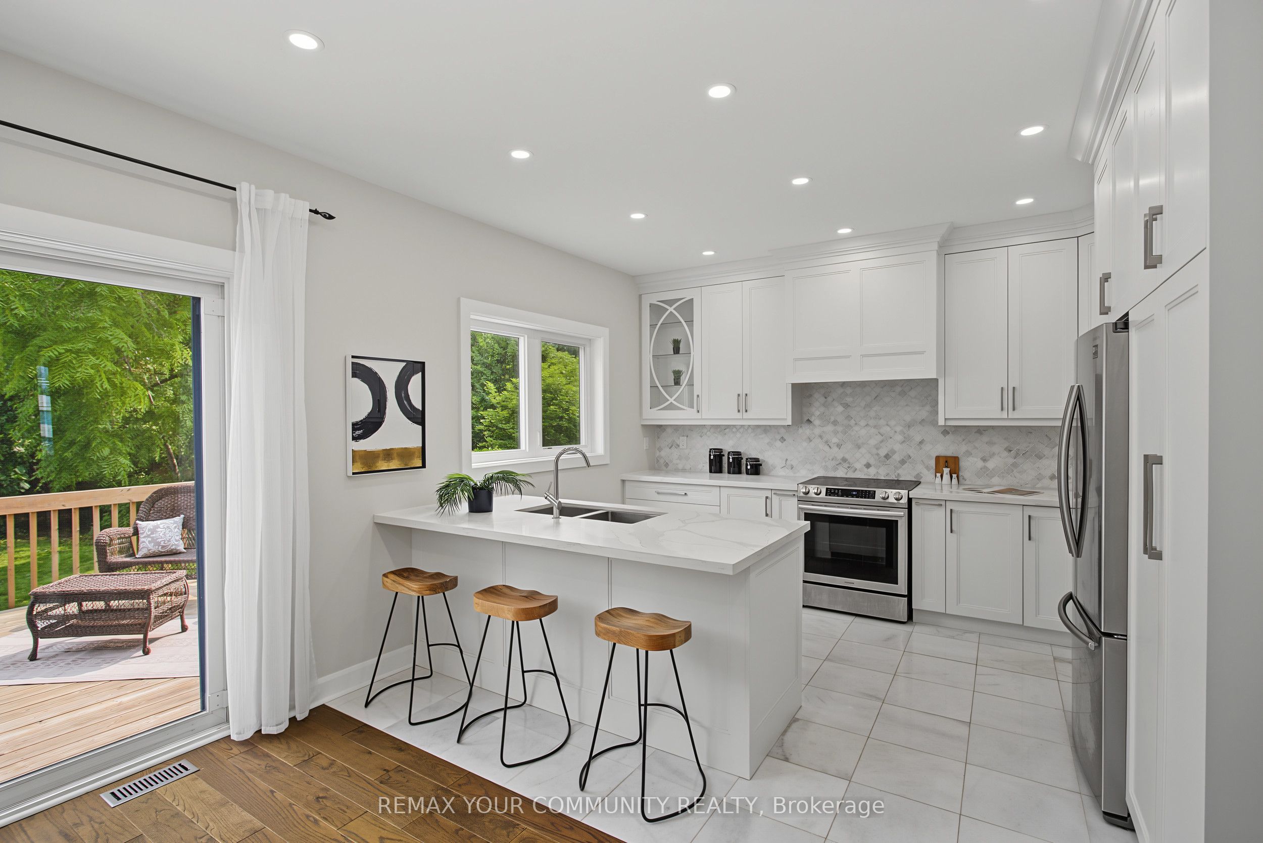 1111 King Street E Property Photo 10