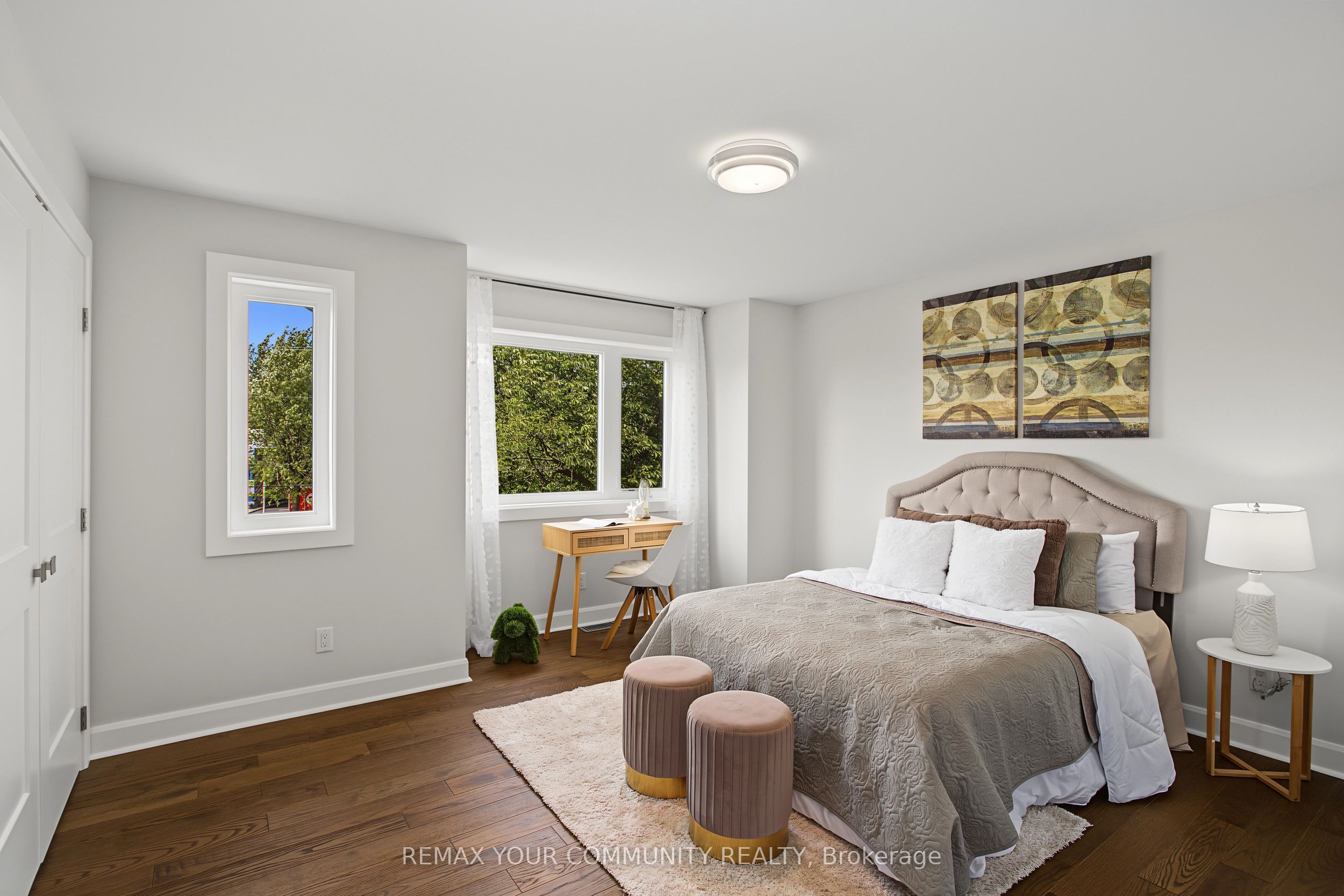 1111 King Street E Property Photo 14