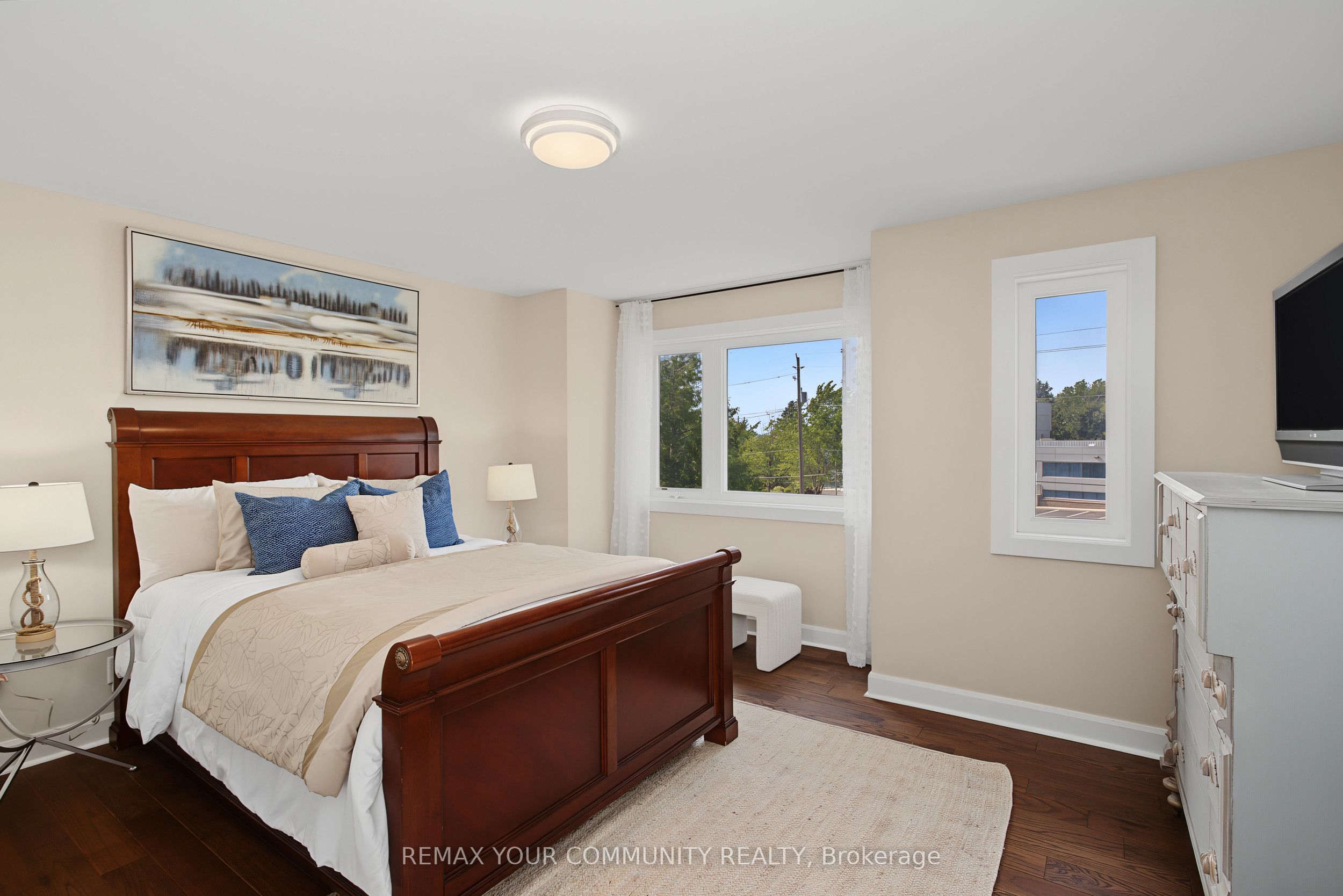 1111 King Street E Property Photo 18