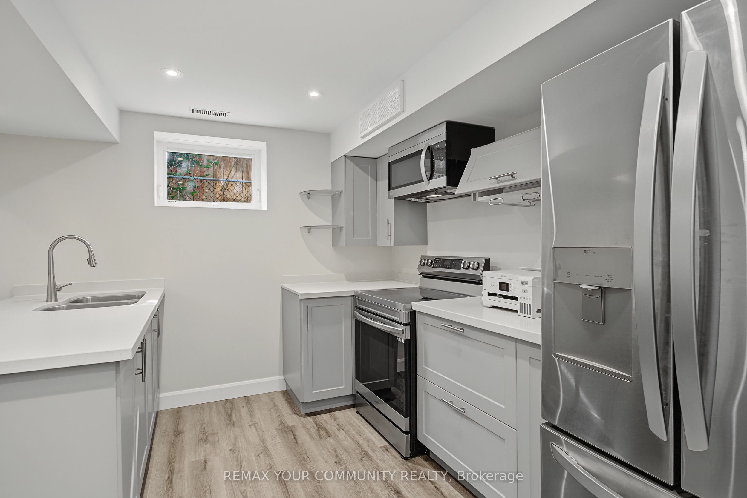 1111 King Street E Property Photo 21