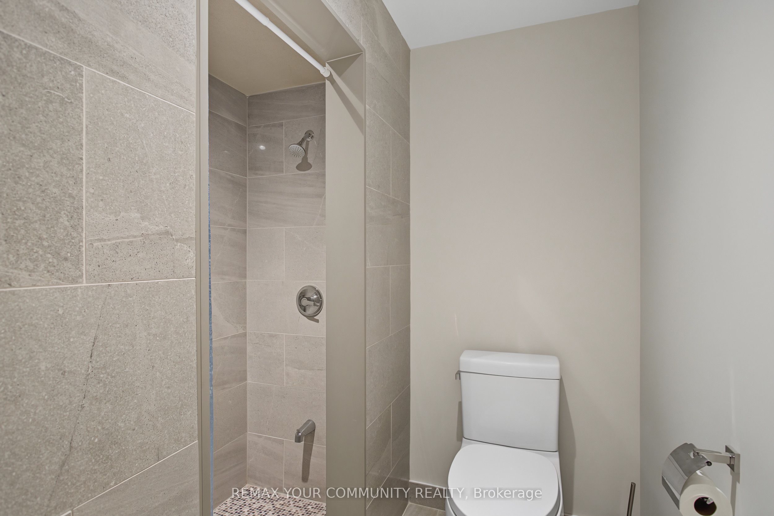 1111 King Street E Property Photo 26