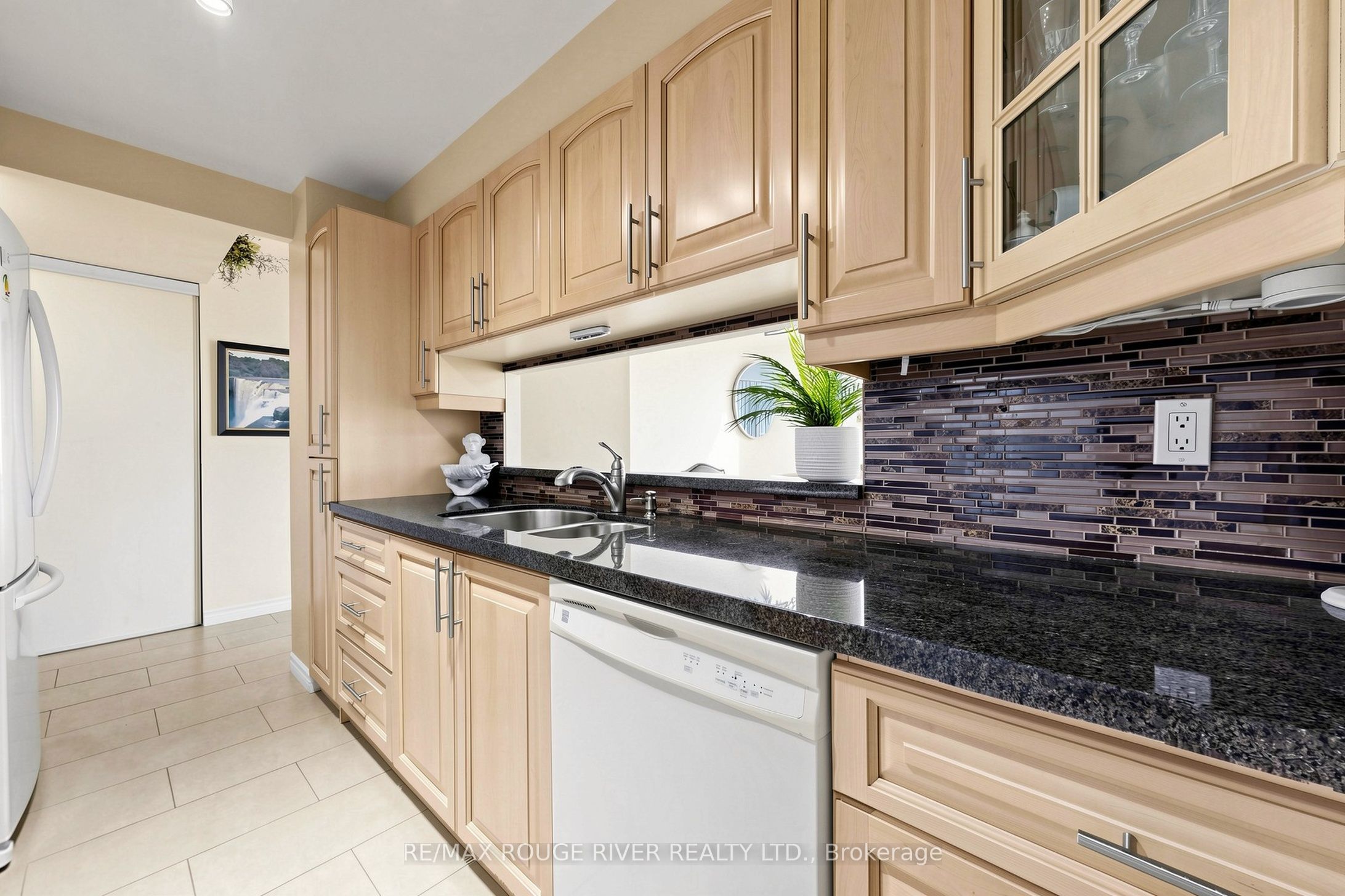 90 Dale Avenue 1603 Property Photo 25