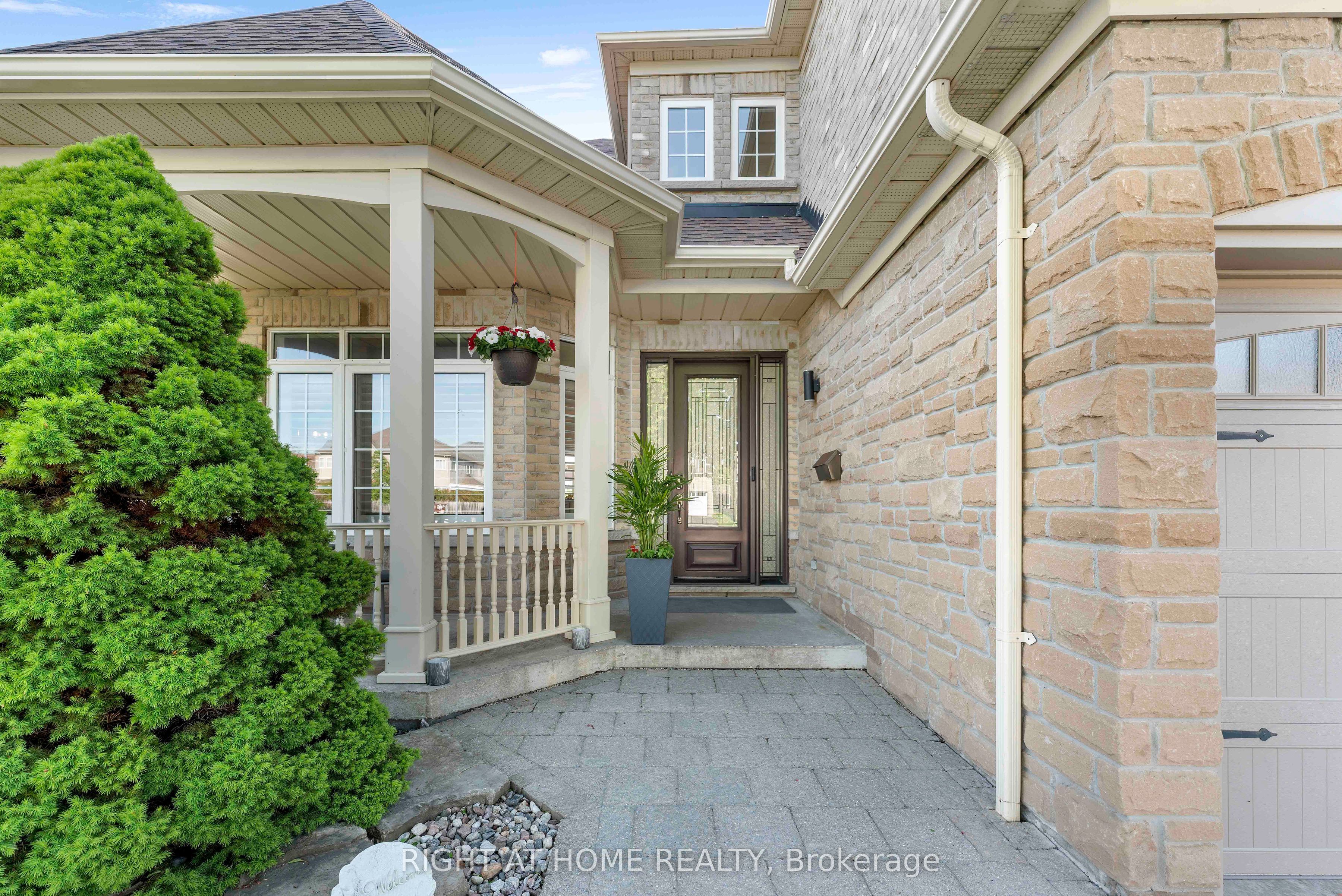 1048 Mcquay Boulevard Property Photo 3