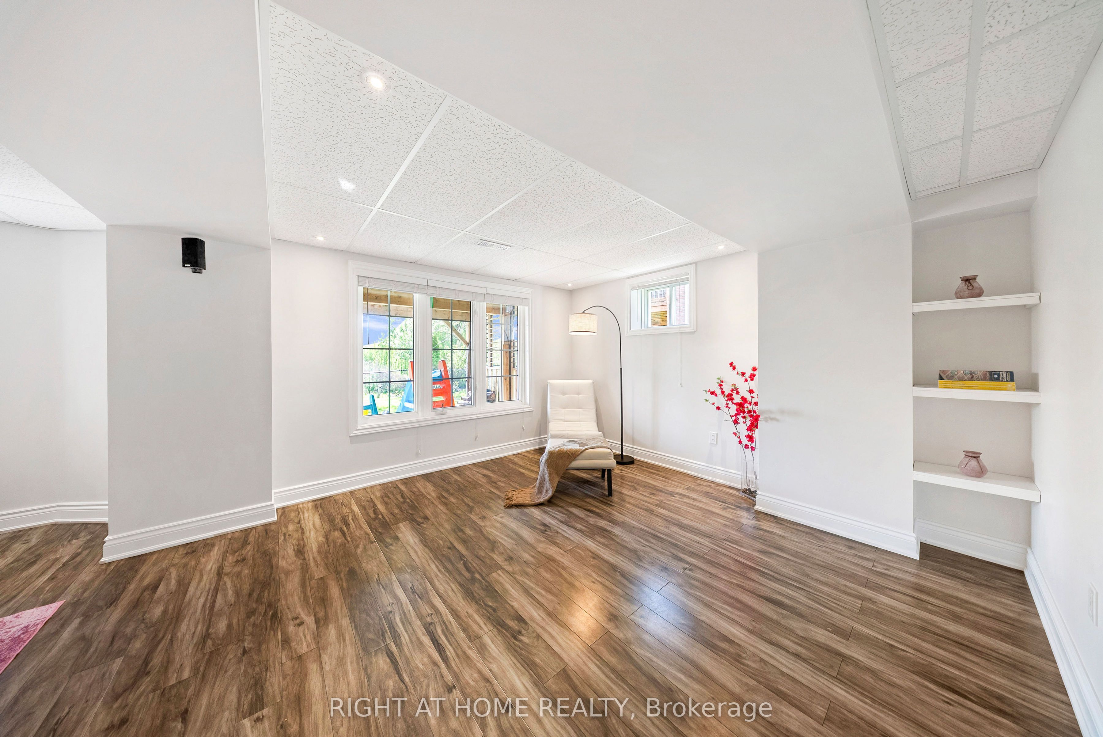 1048 Mcquay Boulevard Property Photo 41