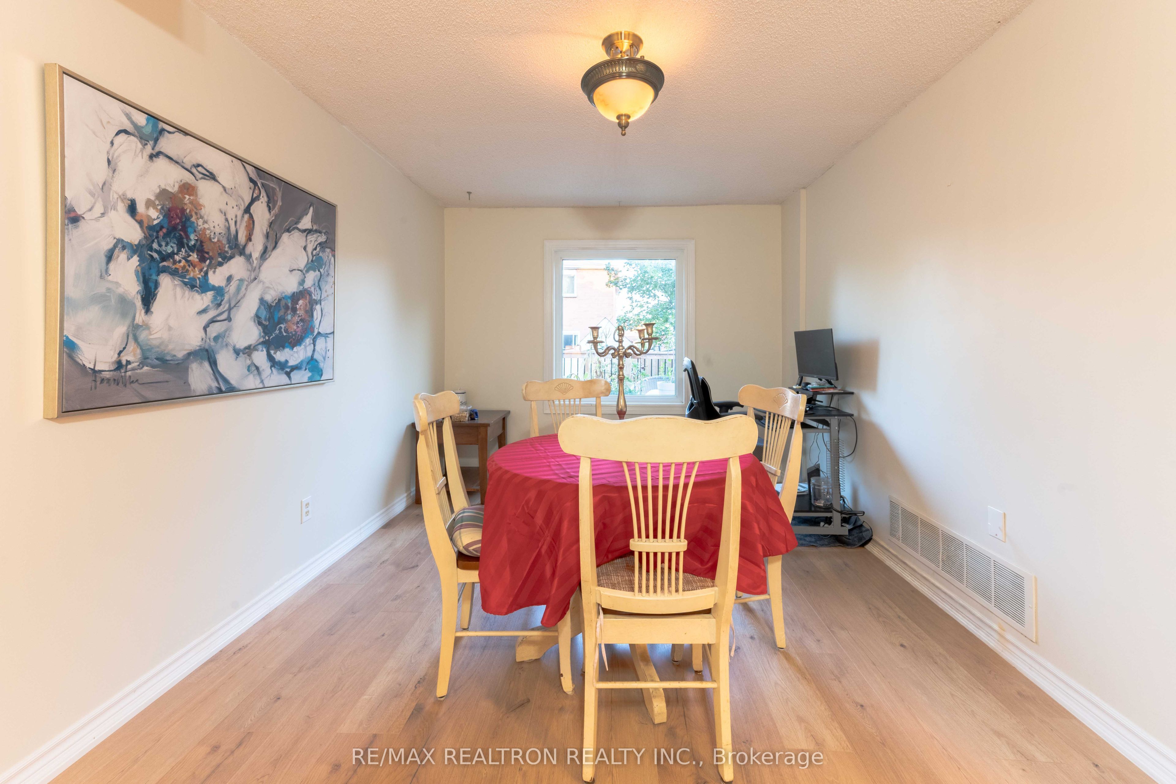 95 Chalmers Crescent Property Photo 9