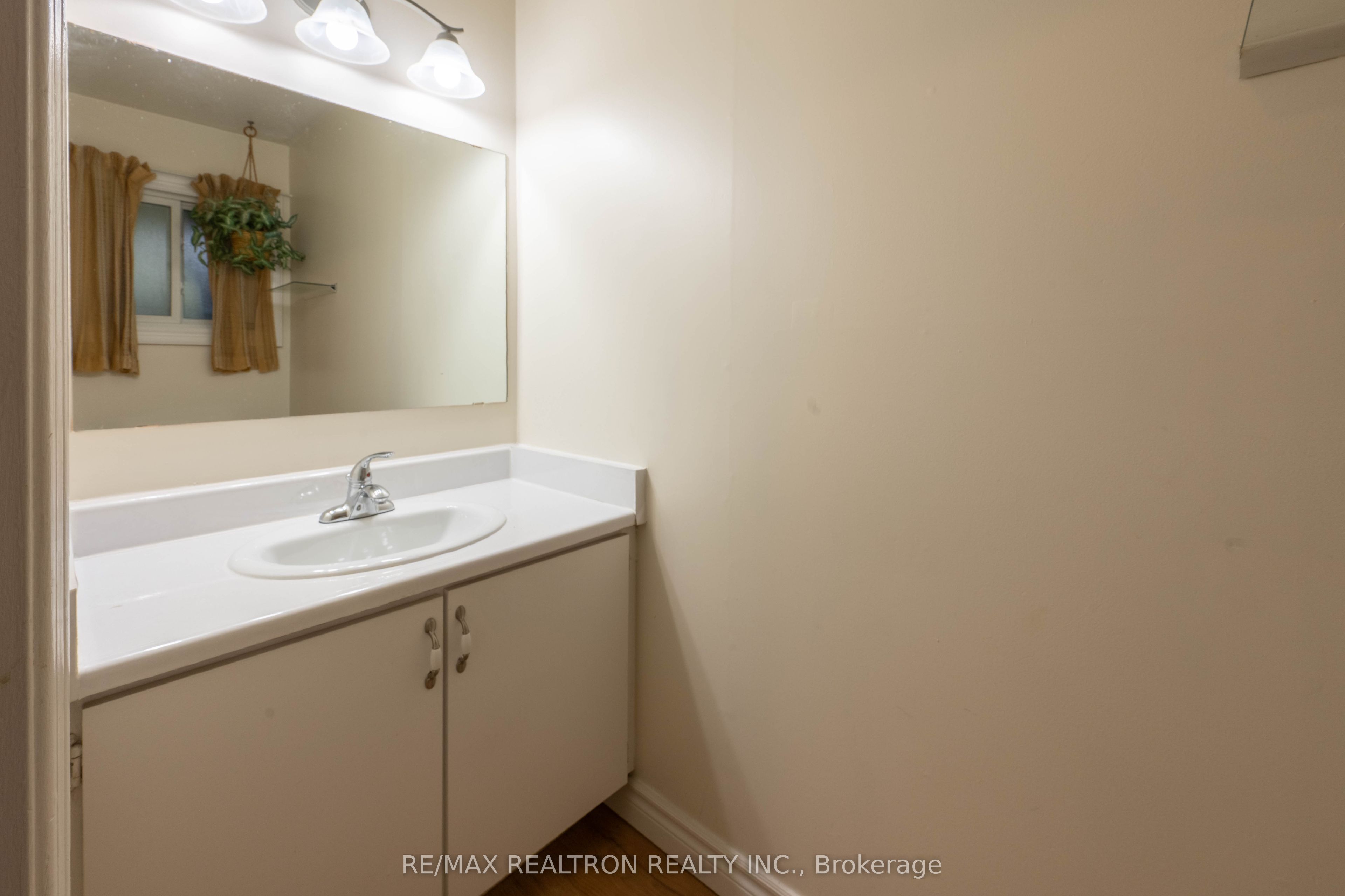 95 Chalmers Crescent Property Photo 28
