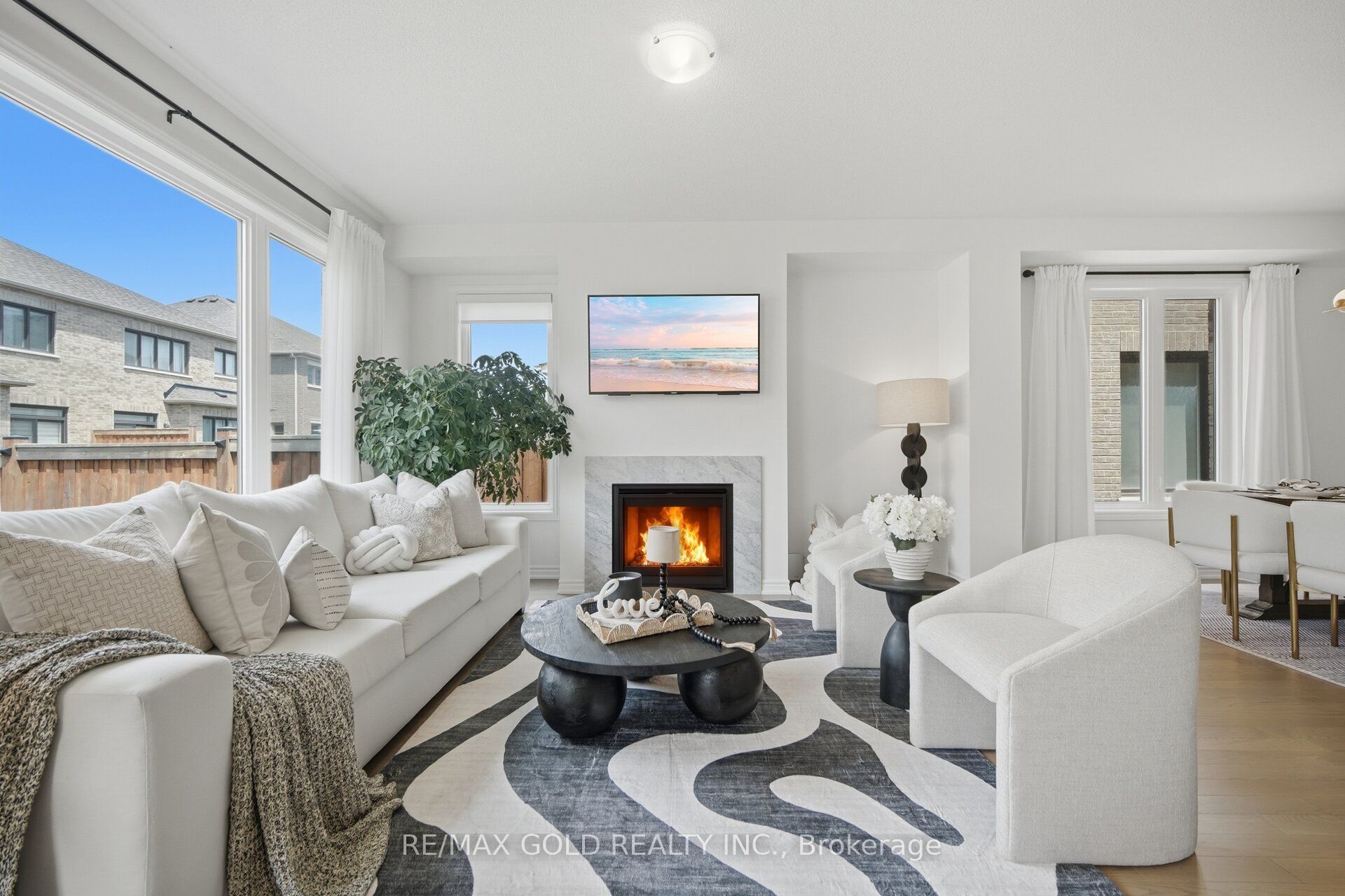 8 Huggins Drive Property Photo 14