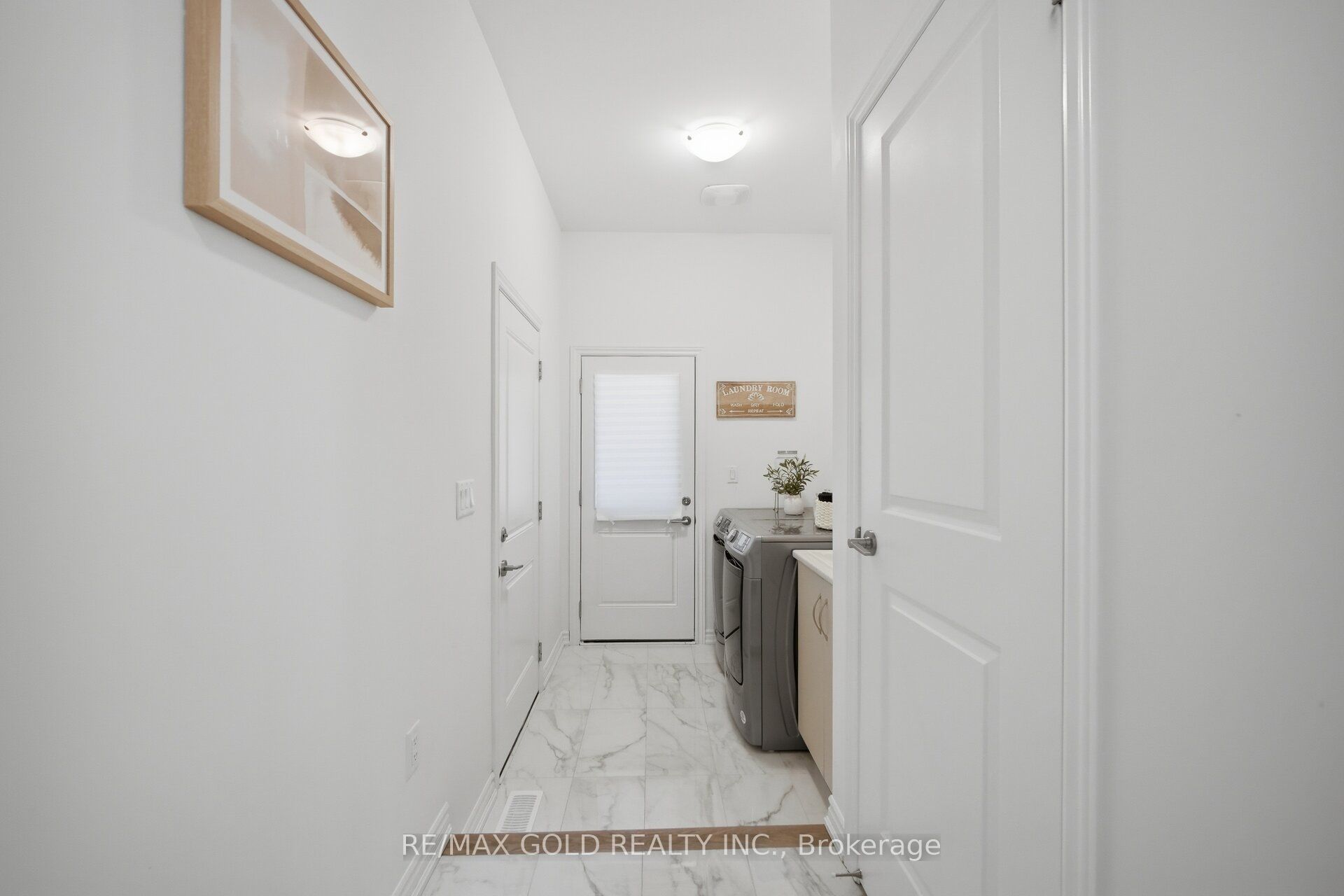 8 Huggins Drive Property Photo 21