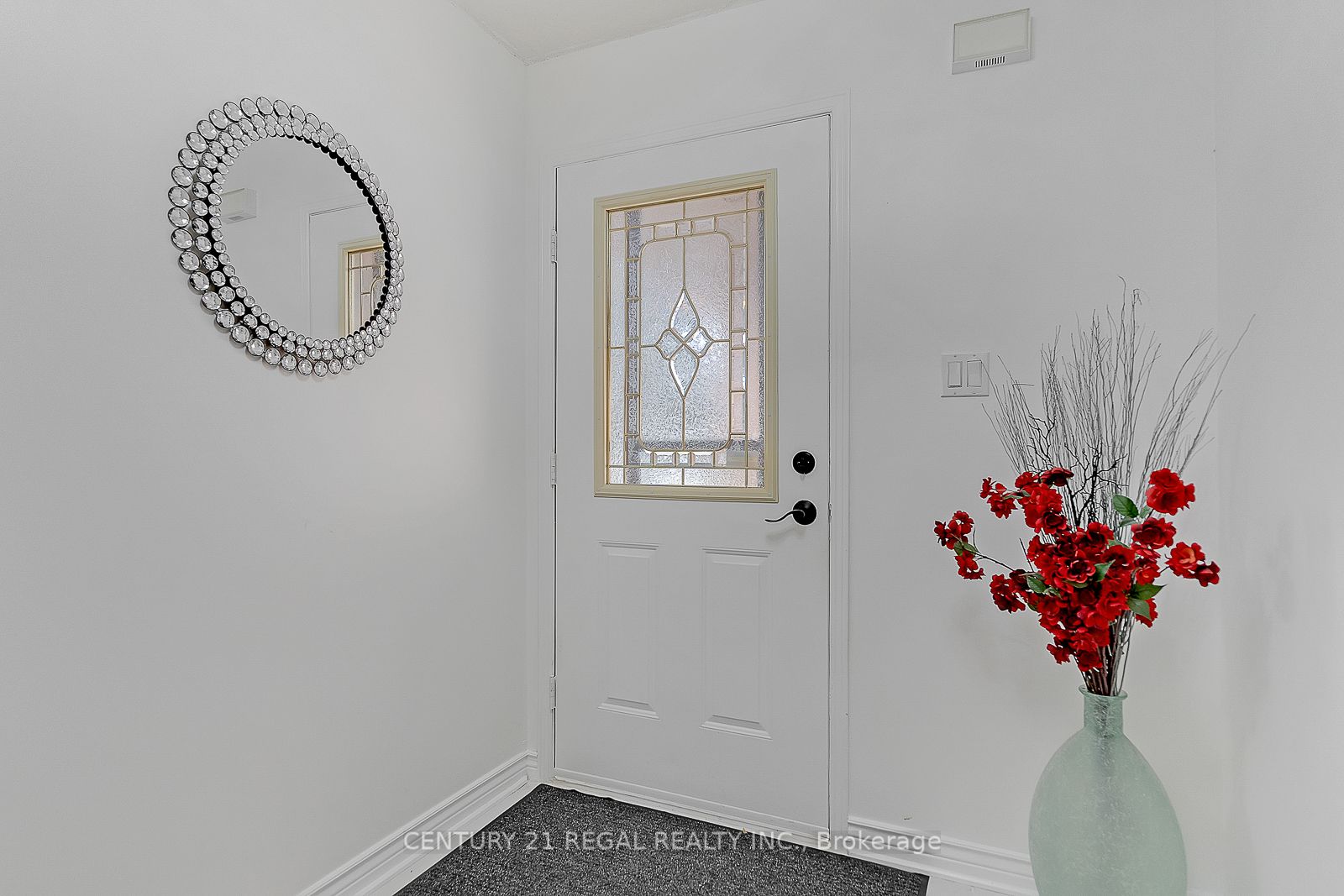 28 Upland Drive Property Photo 5