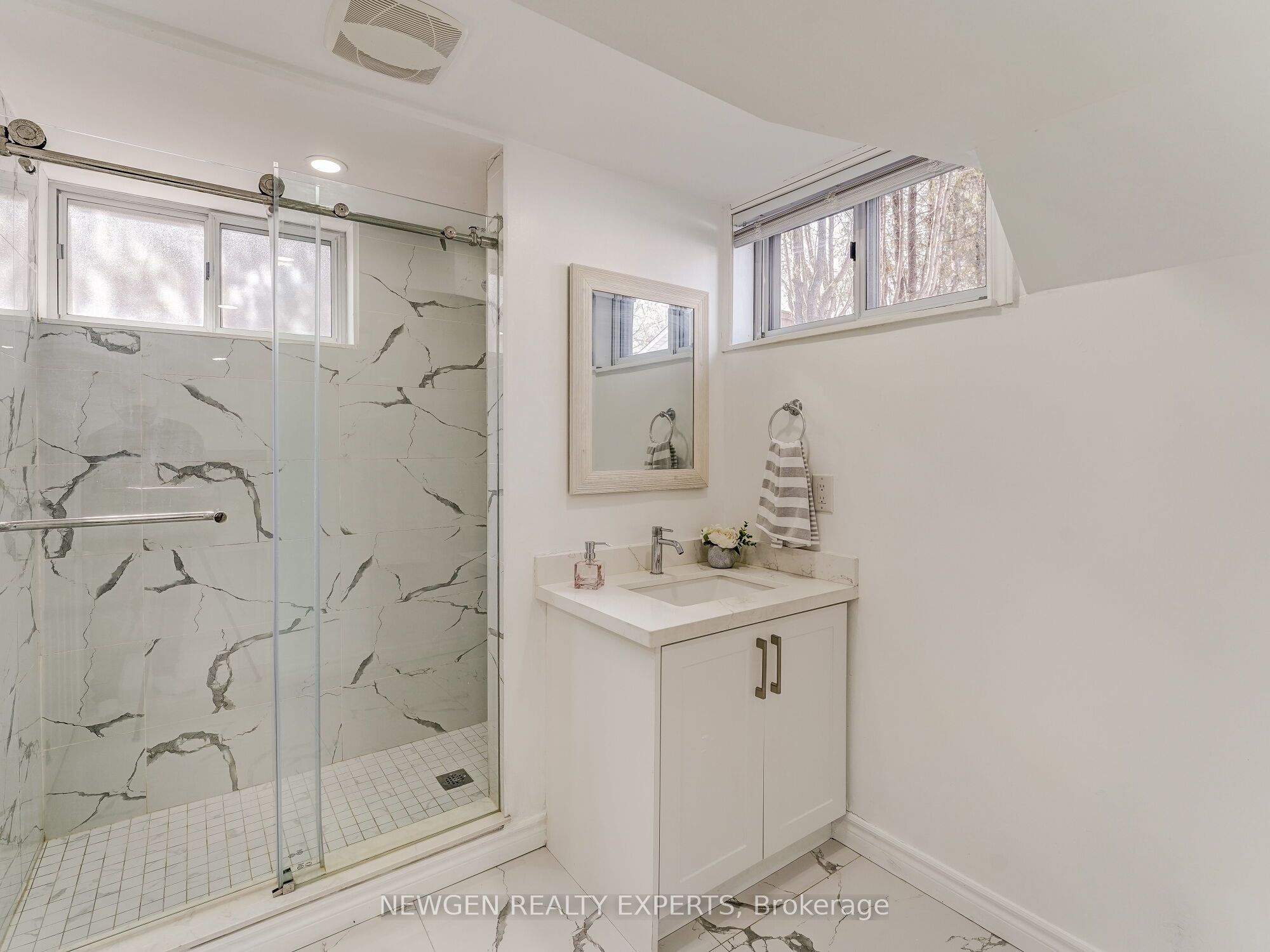 30 Linton Avenue E Property Photo 8