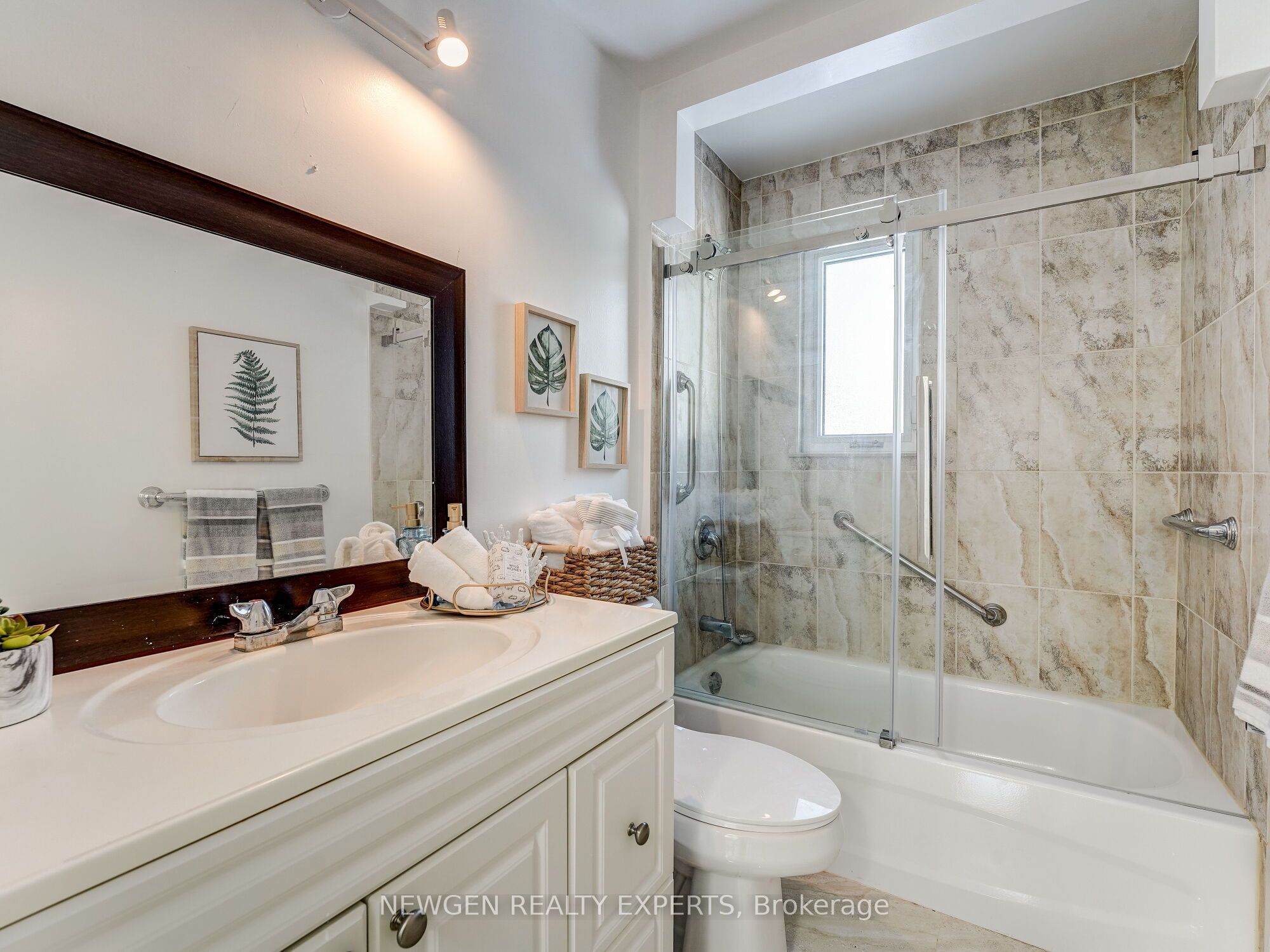 30 Linton Avenue E Property Photo 11