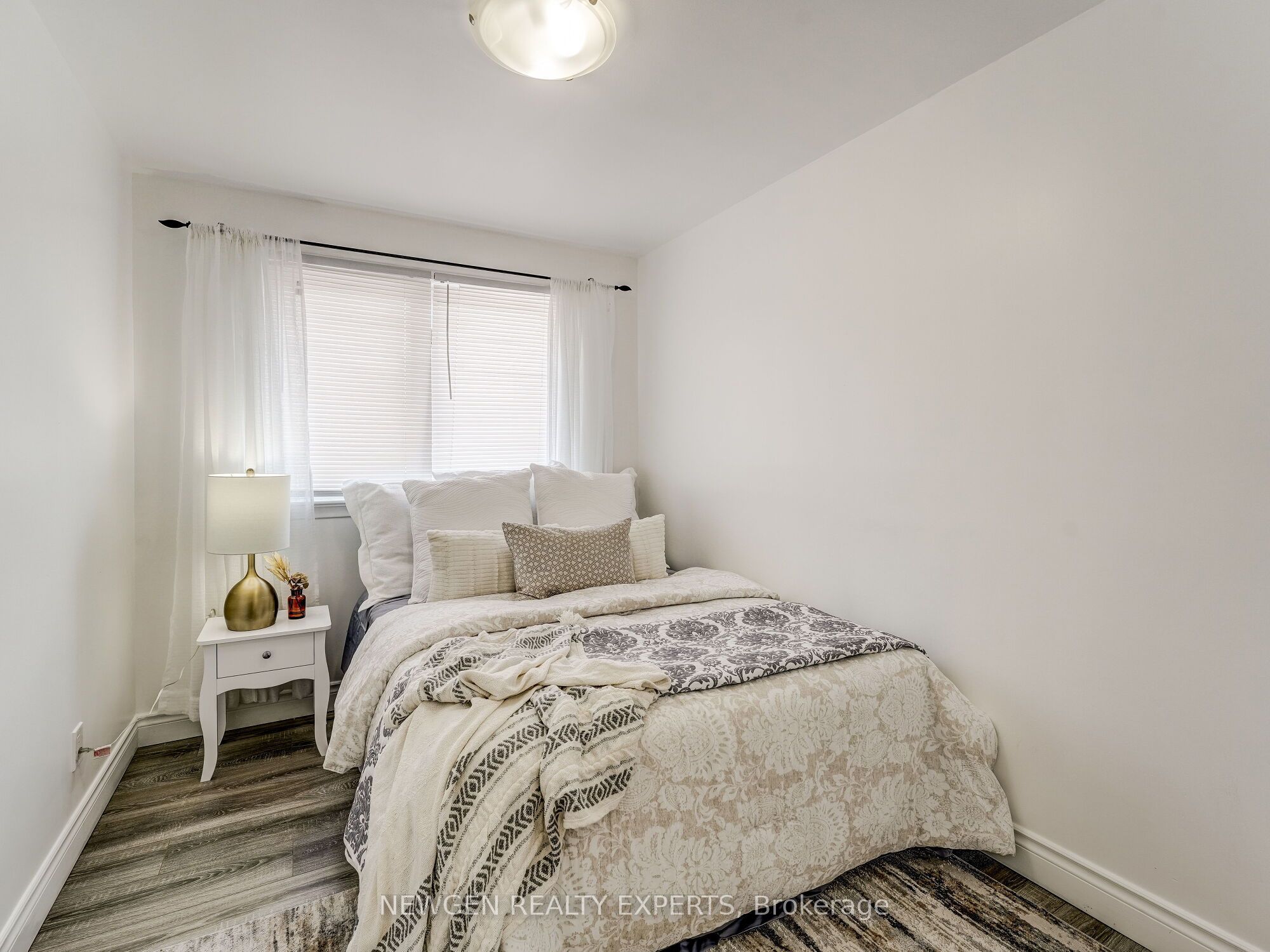 30 Linton Avenue E Property Photo 15