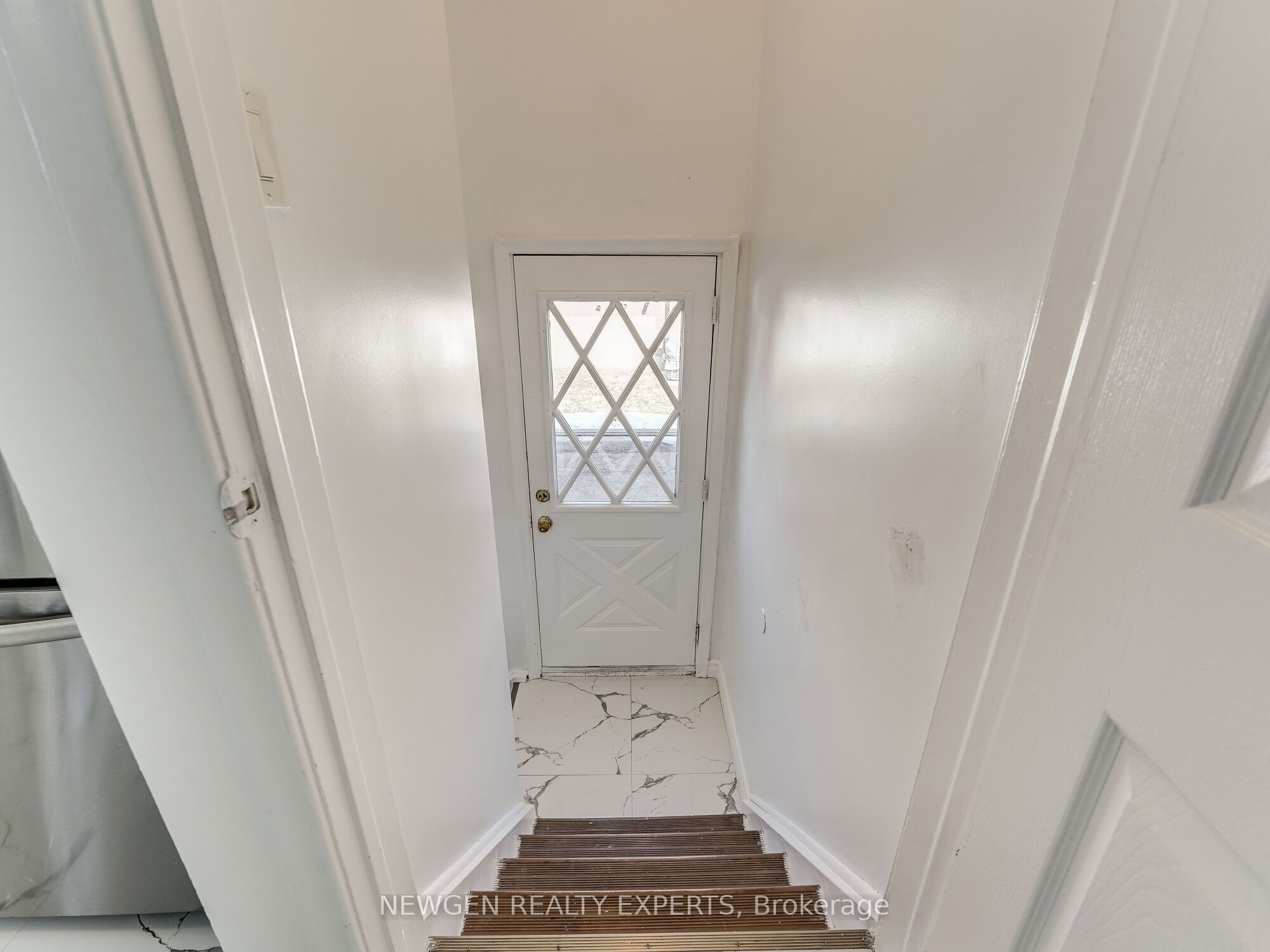 30 Linton Avenue E Property Photo 16