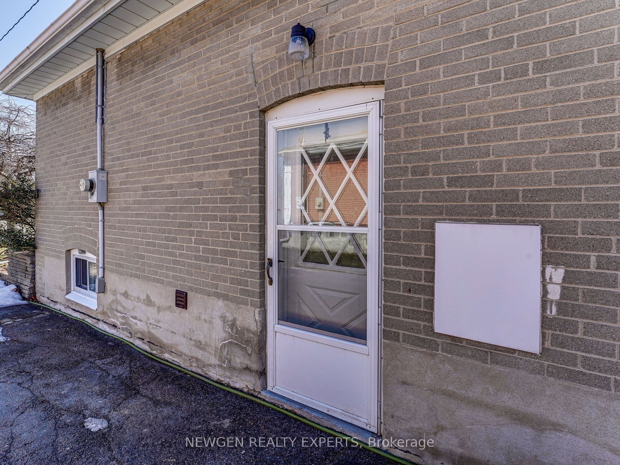30 Linton Avenue E Property Photo 22