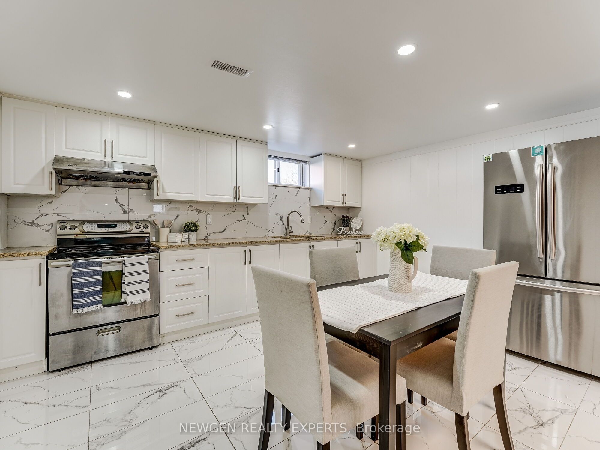 30 Linton Avenue E Property Photo 23