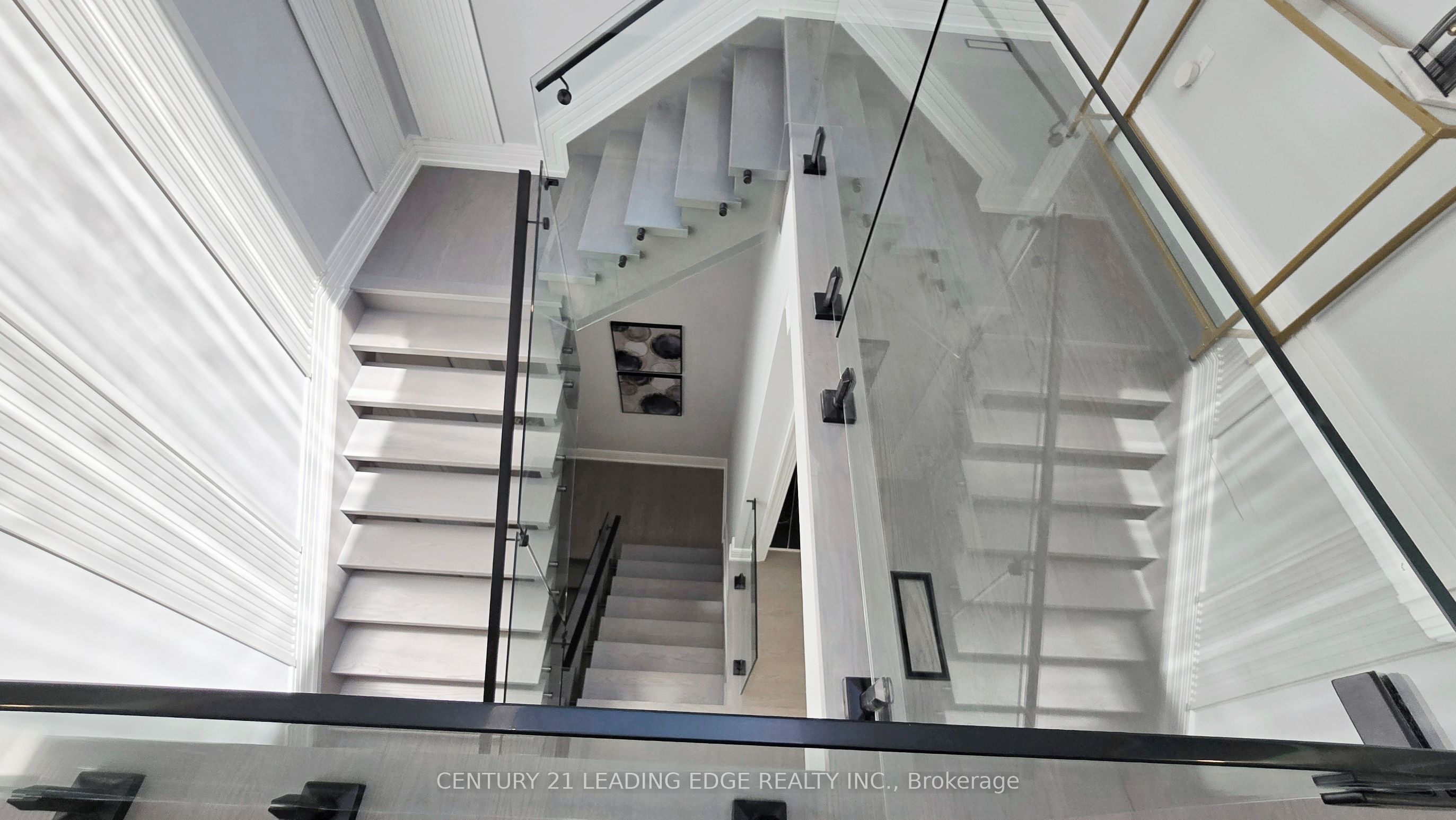 432 Sheppard Avenue Property Photo 21