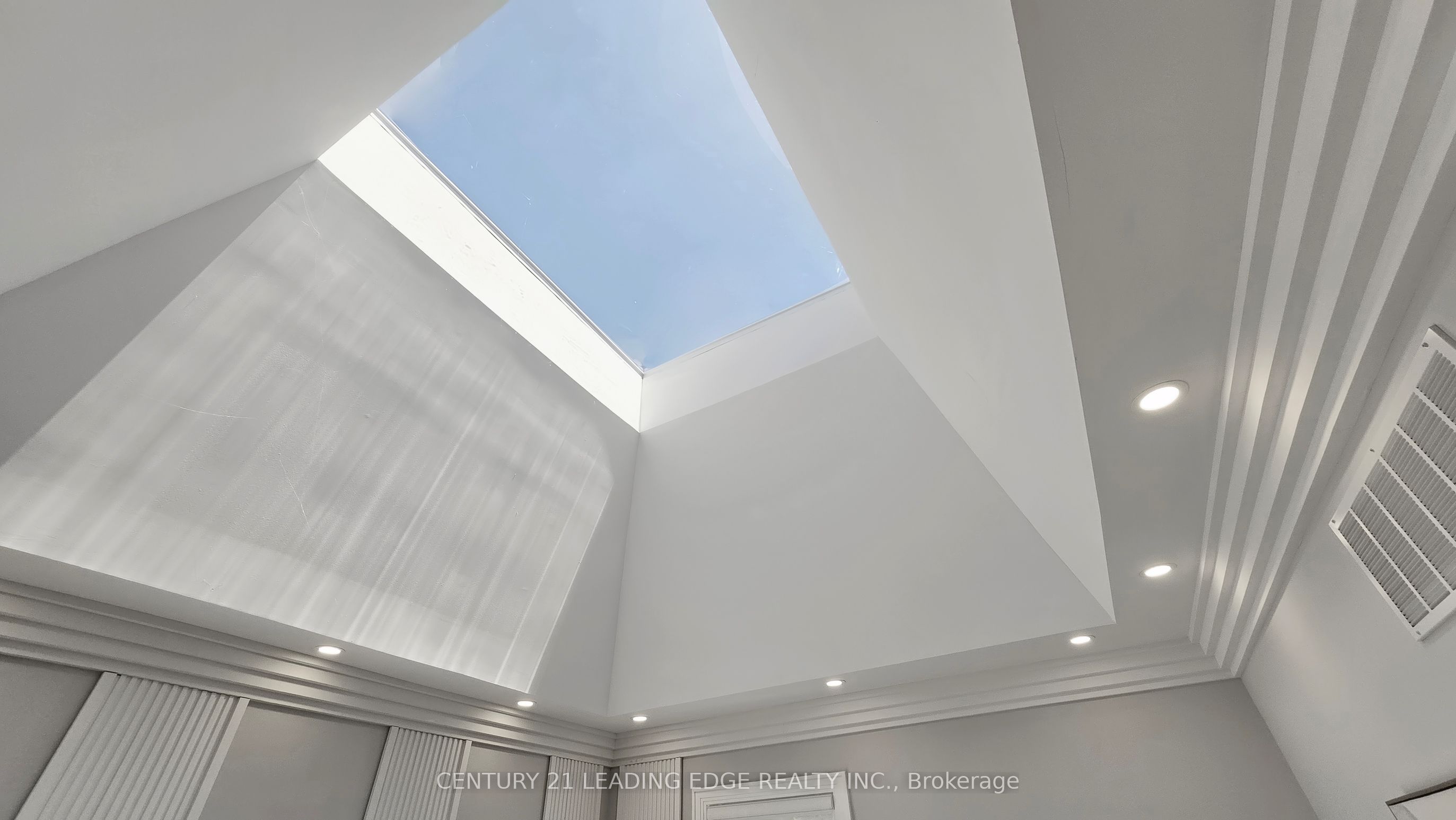 432 Sheppard Avenue Property Photo 22