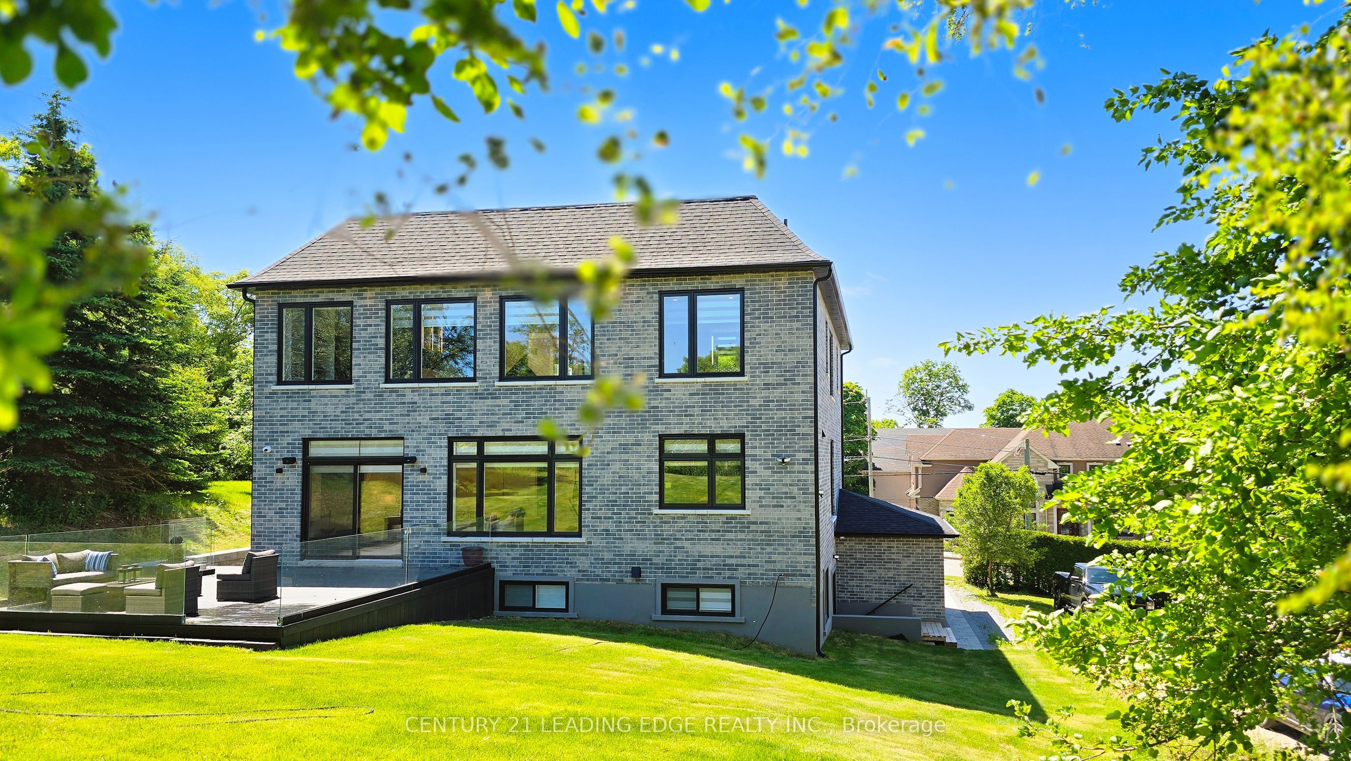 432 Sheppard Avenue Property Photo 39