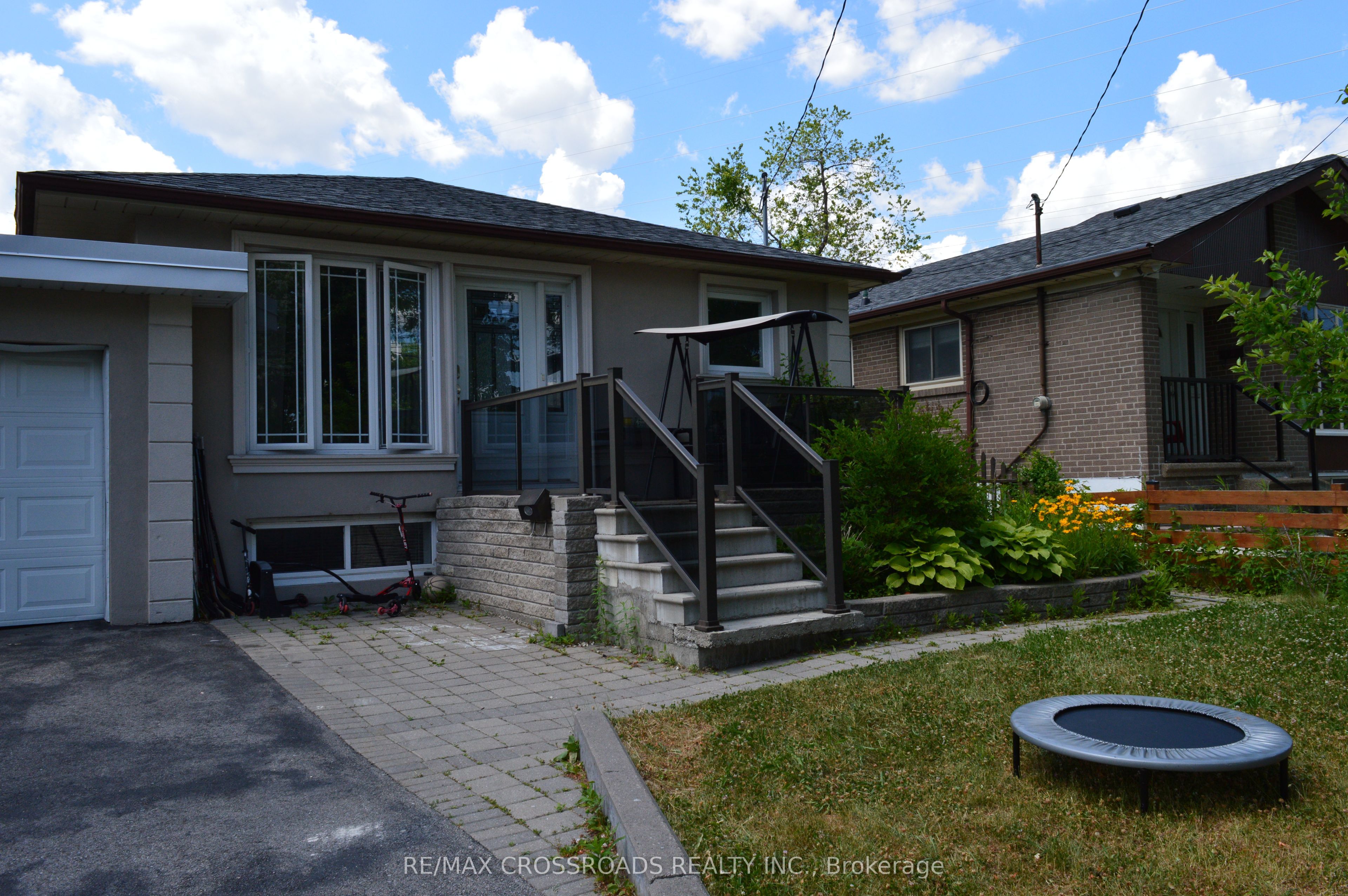 44 Romulus Basement Apartment Drive Property Photo 1