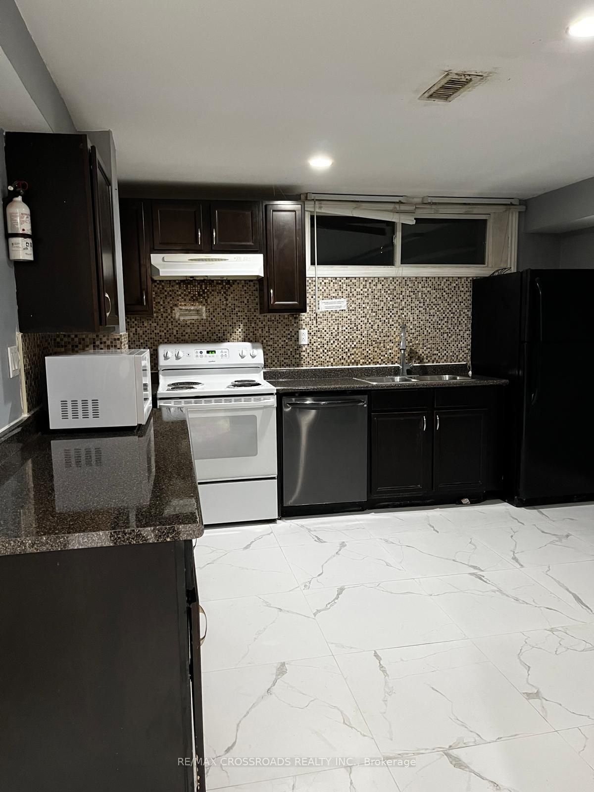 44 Romulus Basement Apartment Drive Property Photo 2