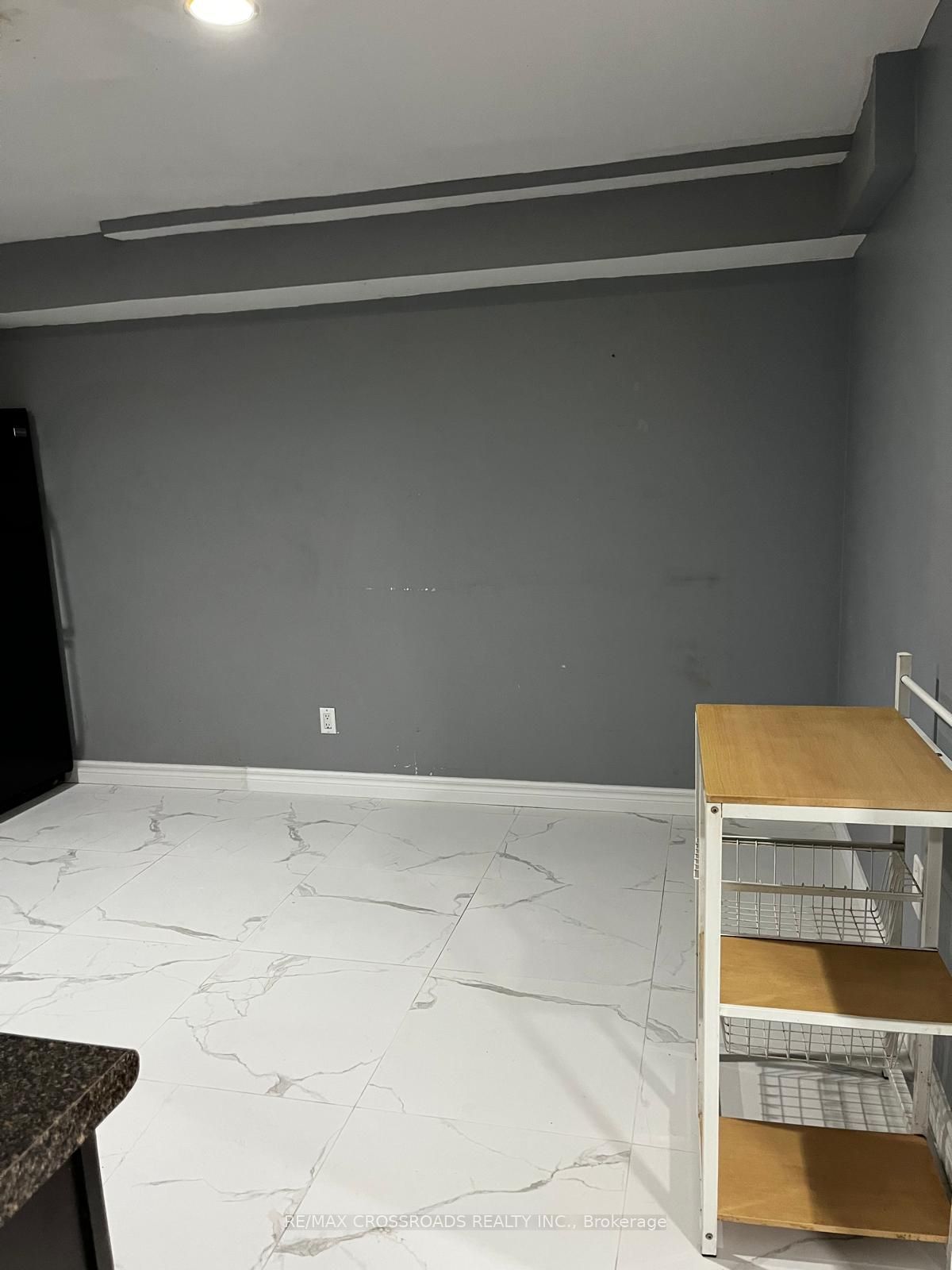 44 Romulus Basement Apartment Drive Property Photo 4