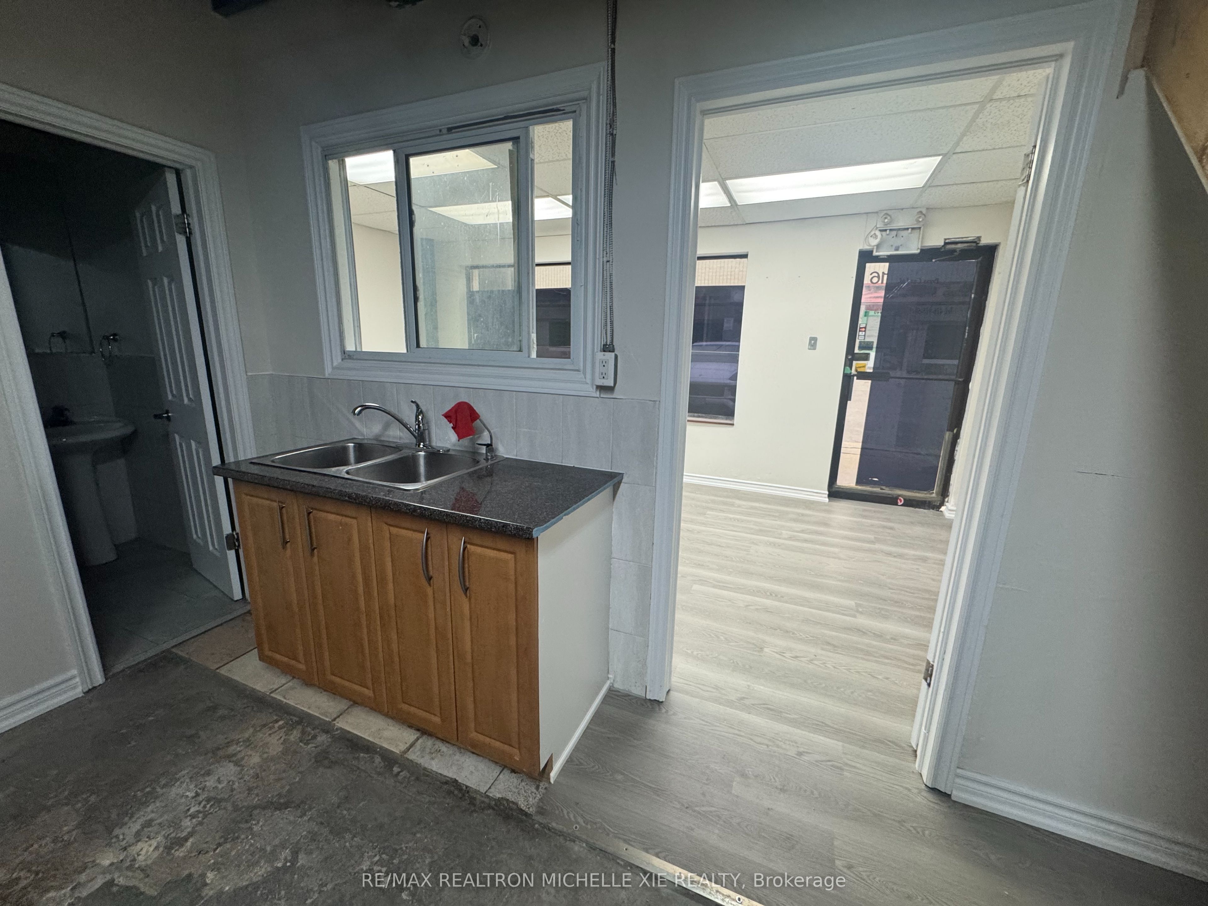 328 Passmore Avenue 16 Property Photo 4