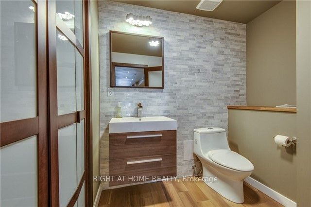 2359 Queen Street E 2 Property Photo 3