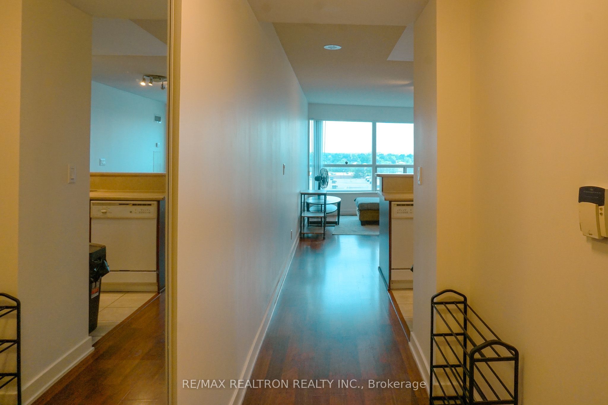 38 Lee Centre Drive 915 Property Photo 2