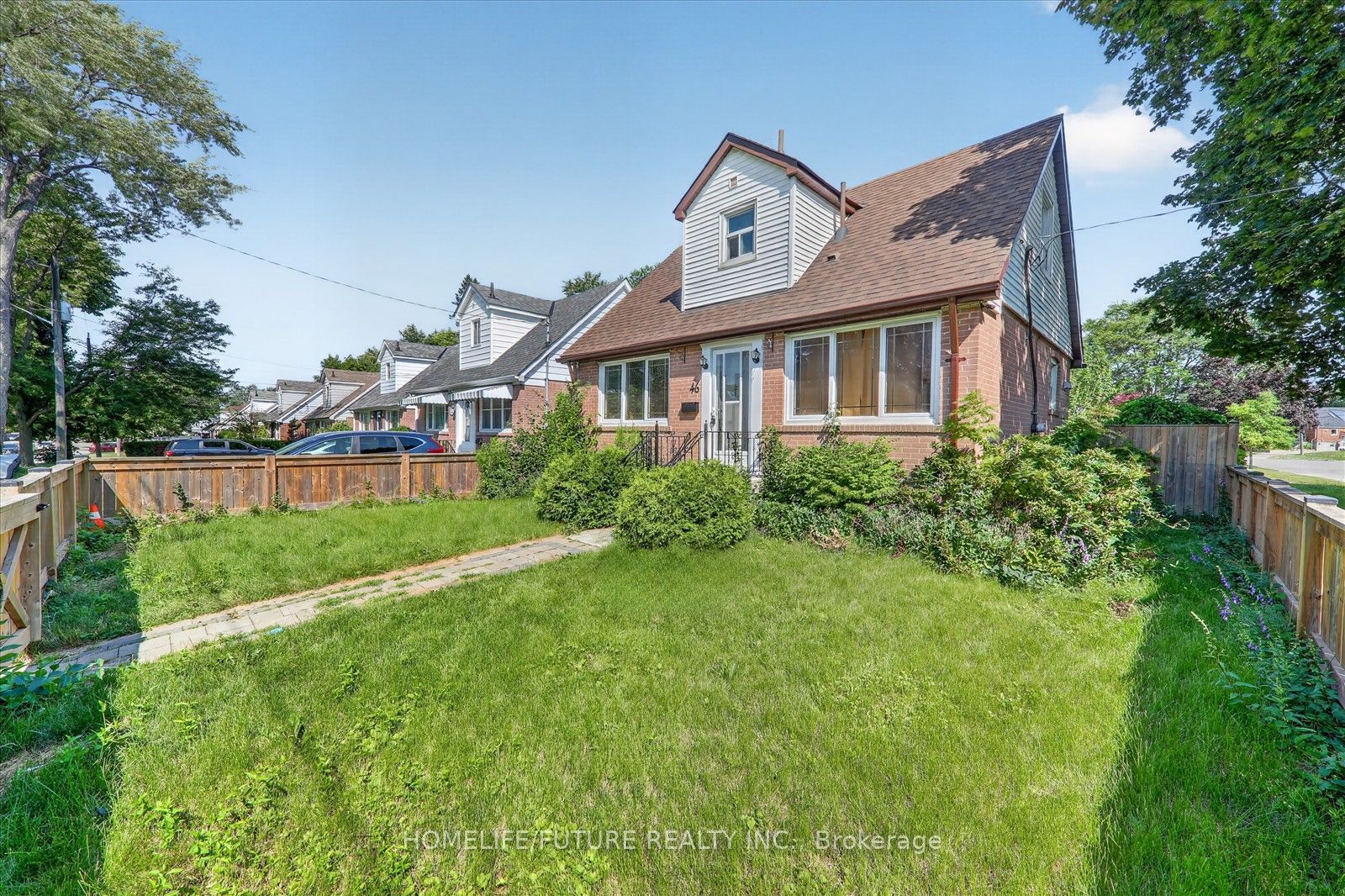46 Stamford Square N Property Photo 4