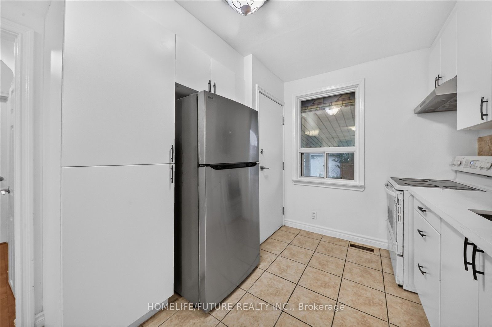 46 Stamford Square N Property Photo 14
