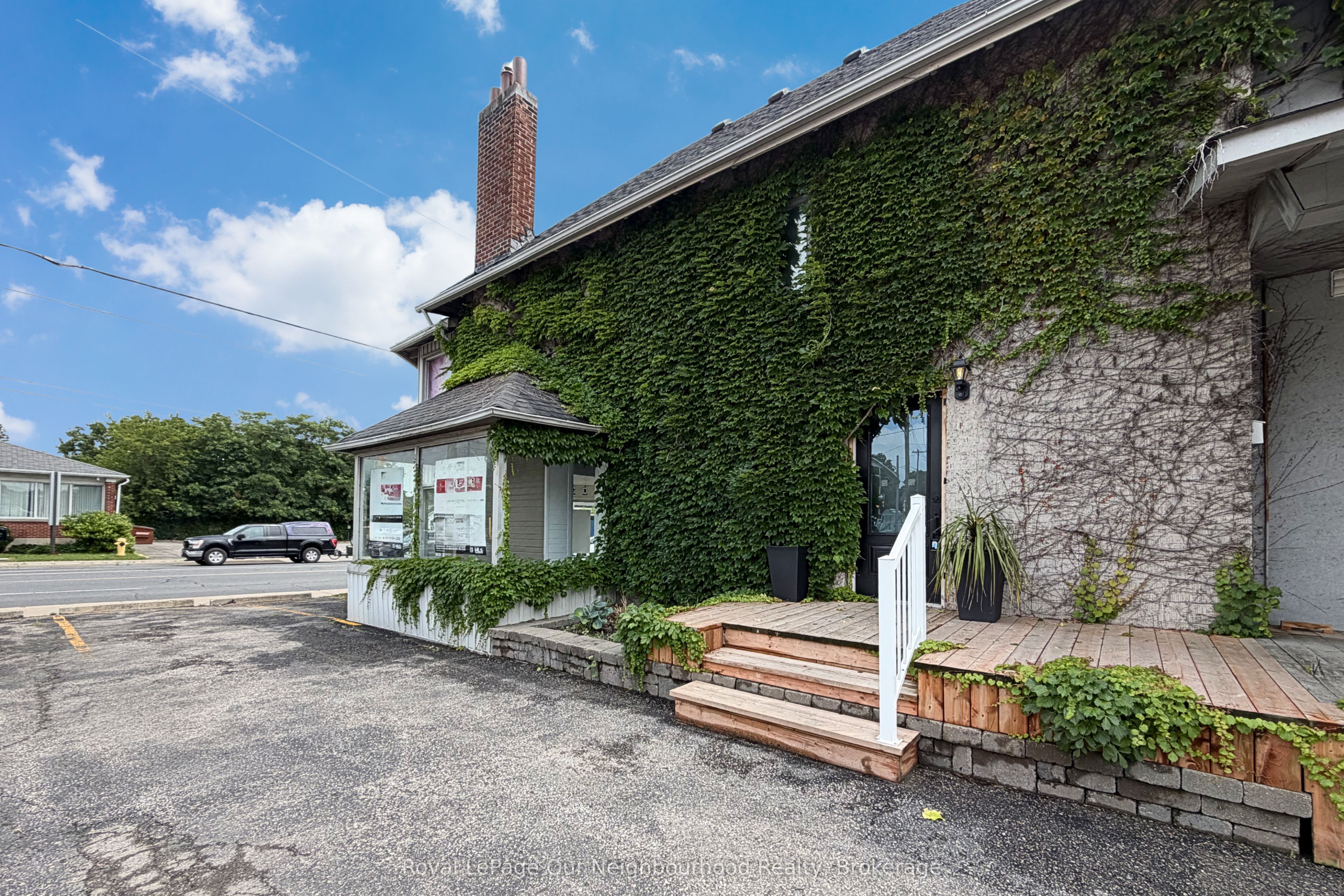 26 Ritson Road N 1 Property Photo 1