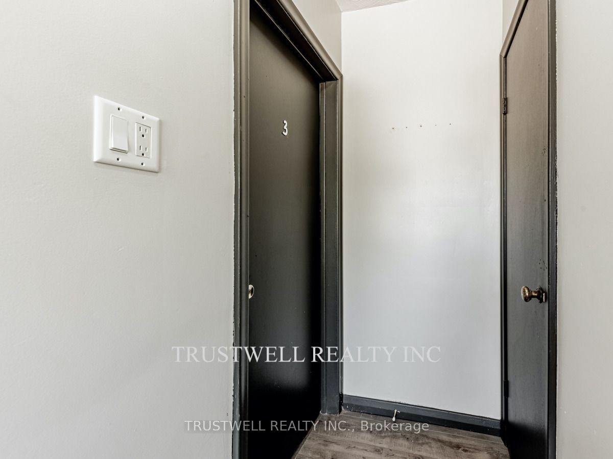 105 Mary Street E 3 Property Photo 2