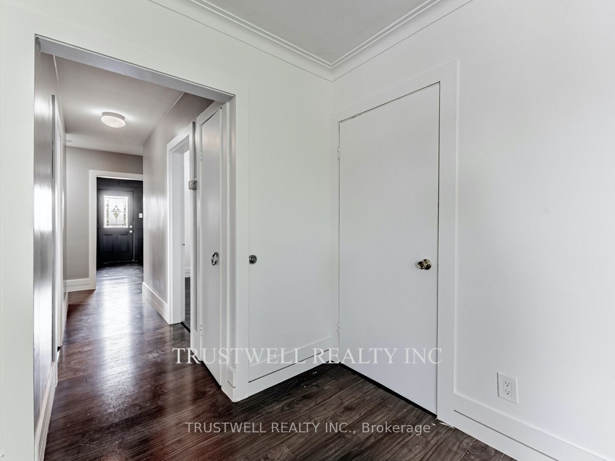 105 Mary Street E 3 Property Photo 3