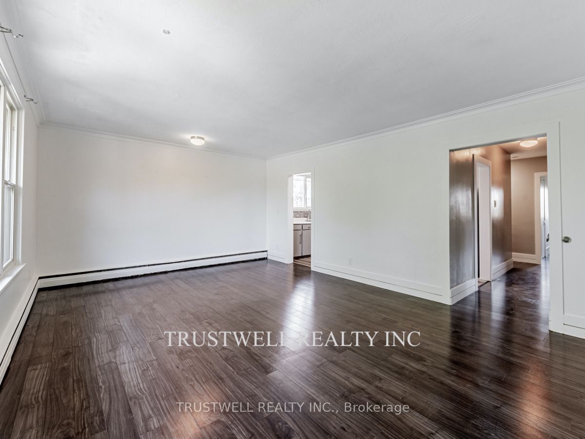 105 Mary Street E 3 Property Photo 4