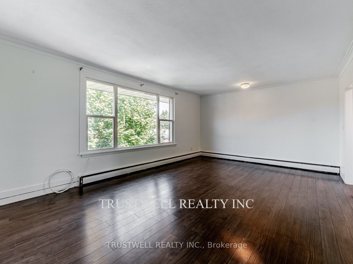 105 Mary Street E 3 Property Photo 5