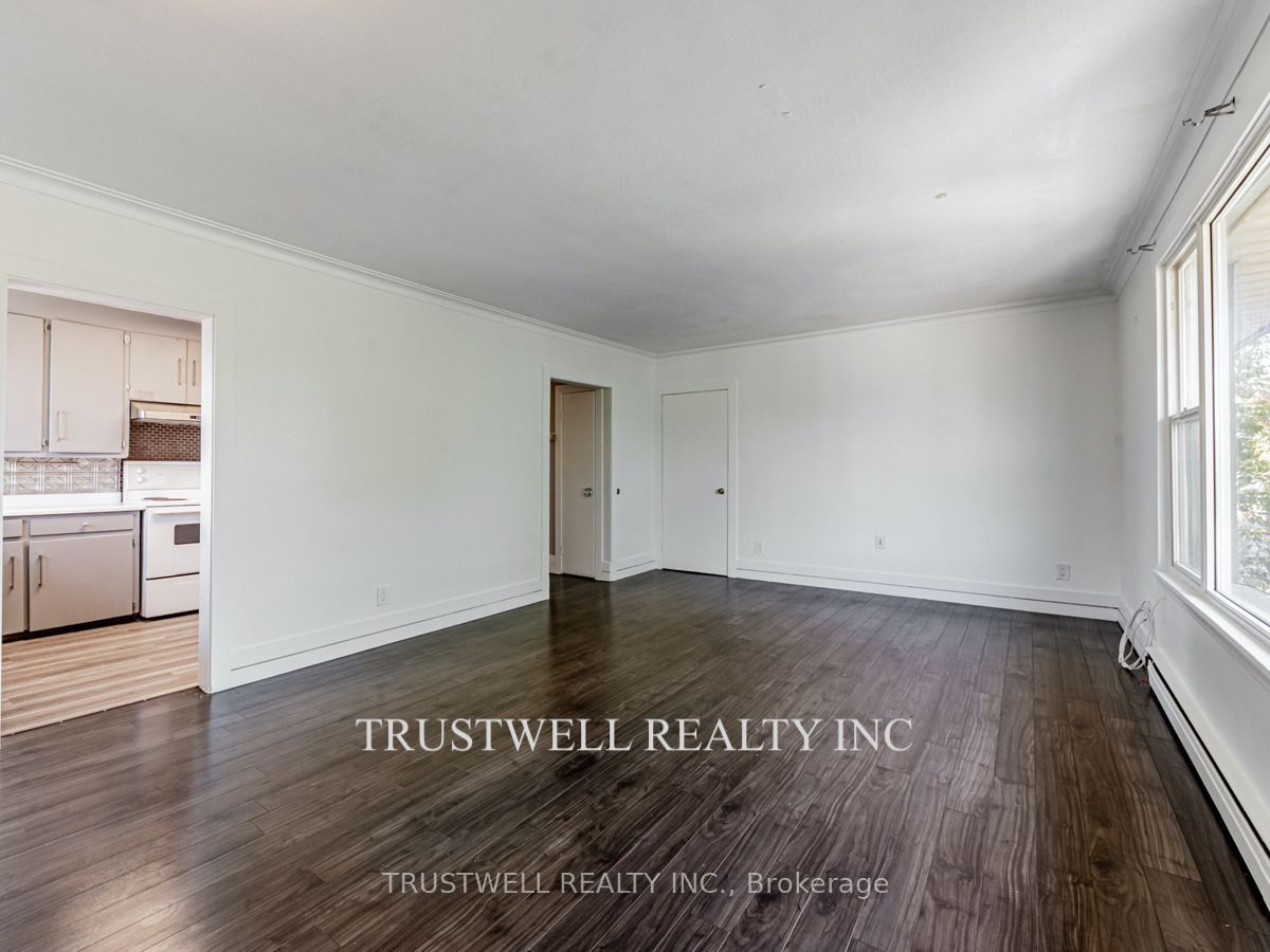 105 Mary Street E 3 Property Photo 6