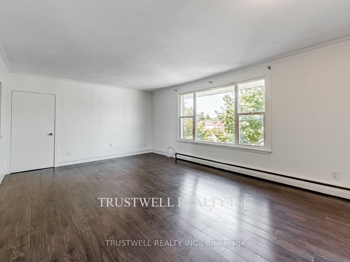 105 Mary Street E 3 Property Photo 7