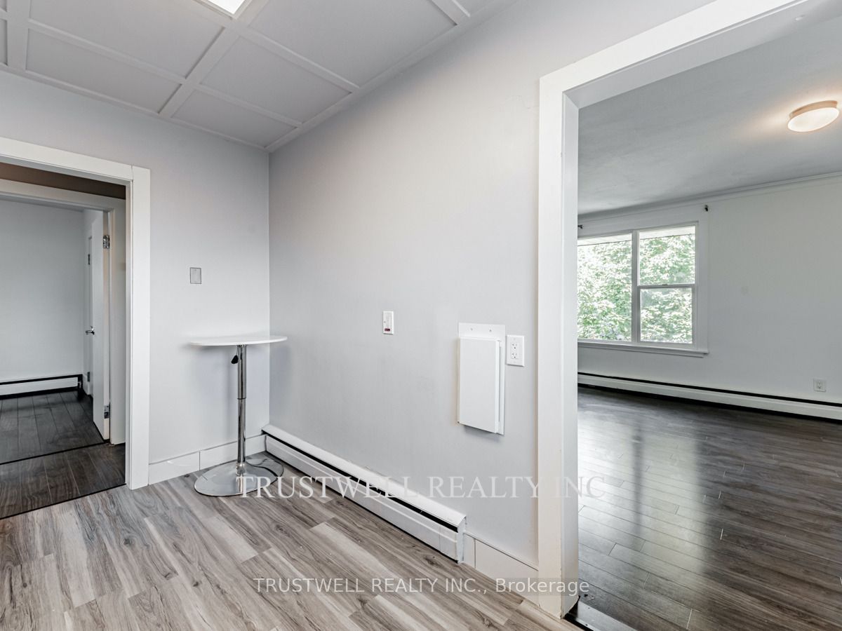 105 Mary Street E 3 Property Photo 9