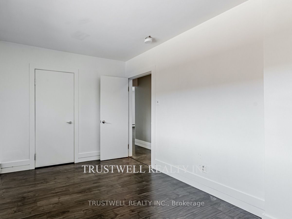 105 Mary Street E 3 Property Photo 12
