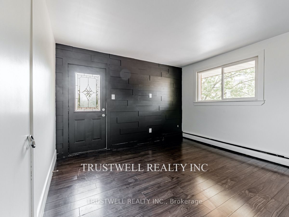 105 Mary Street E 3 Property Photo 13