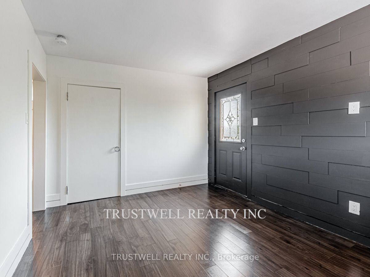 105 Mary Street E 3 Property Photo 15