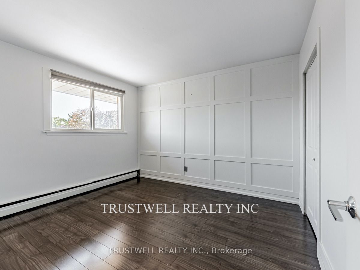 105 Mary Street E 3 Property Photo 17