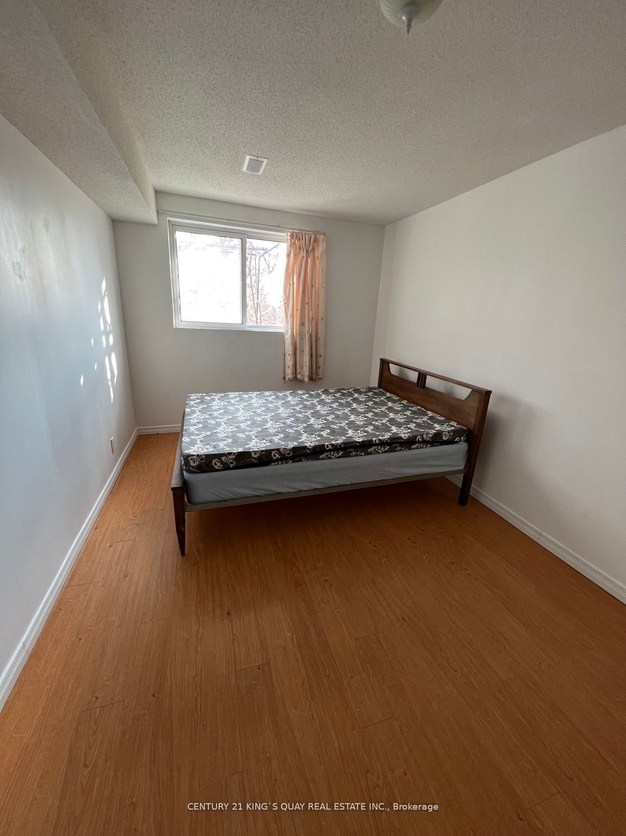 74 Glendower Circuit Lower Property Photo 2