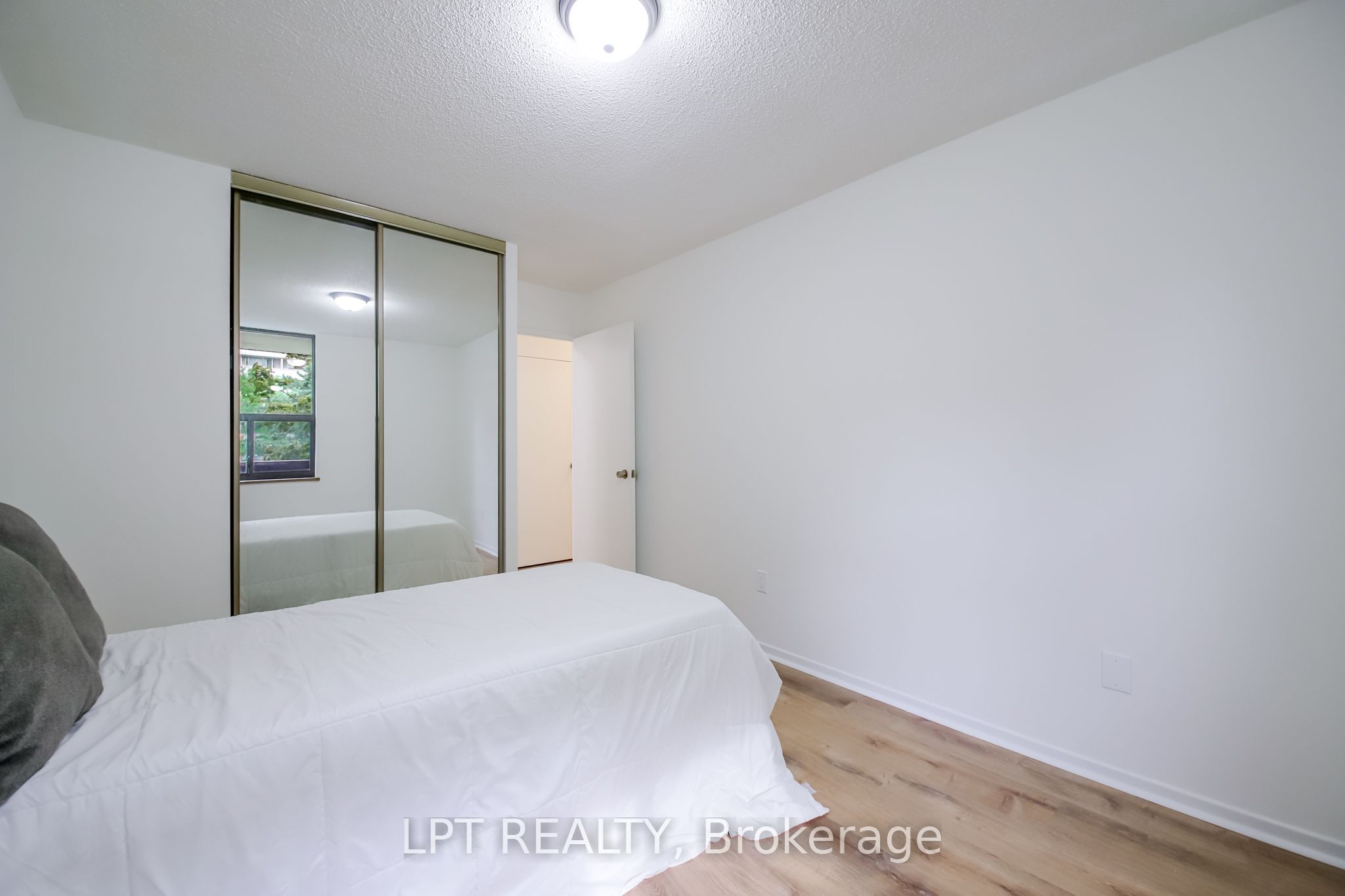 90 Ling Road 209 Property Photo 28