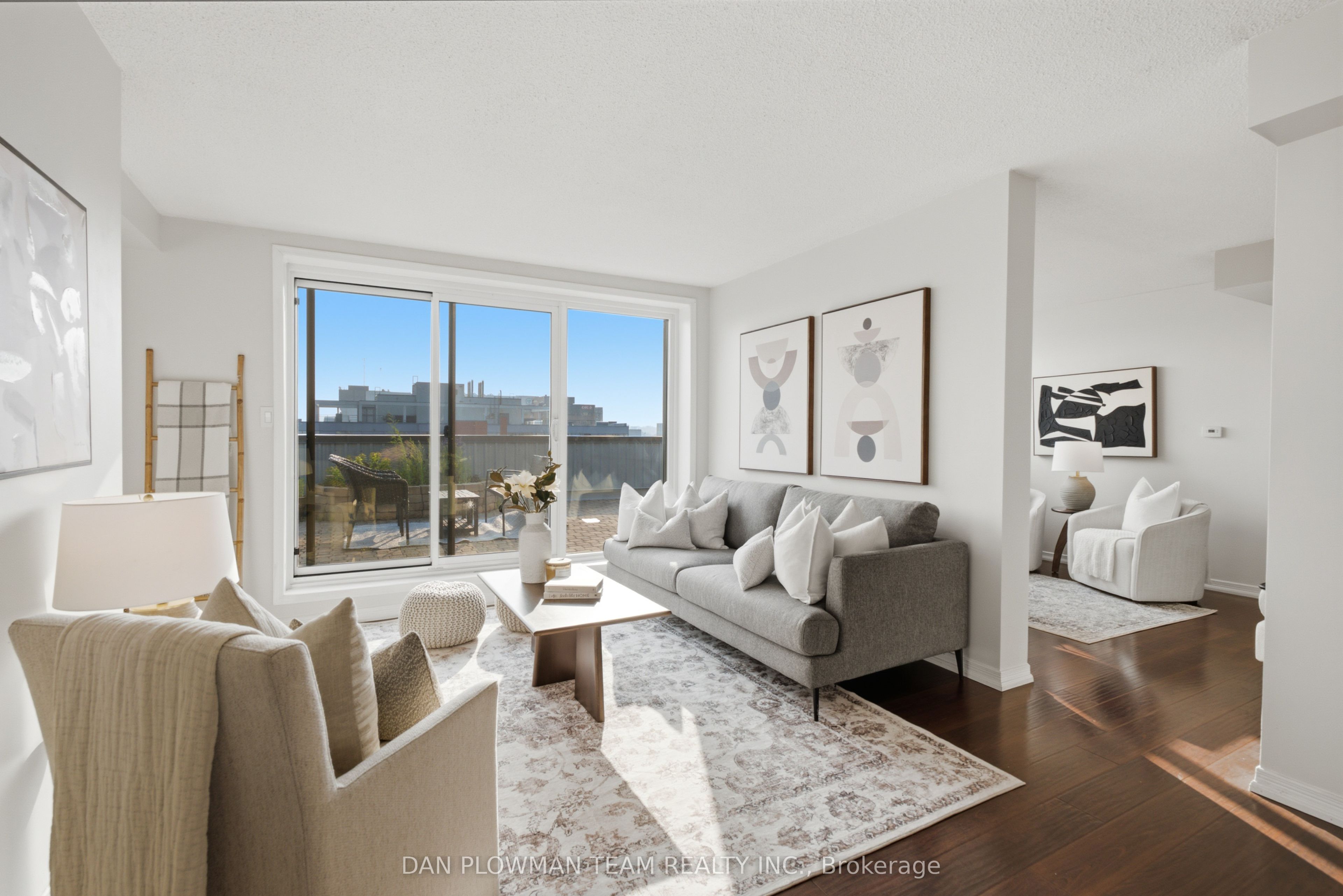 80 Athol Street E 702 Property Photo 1