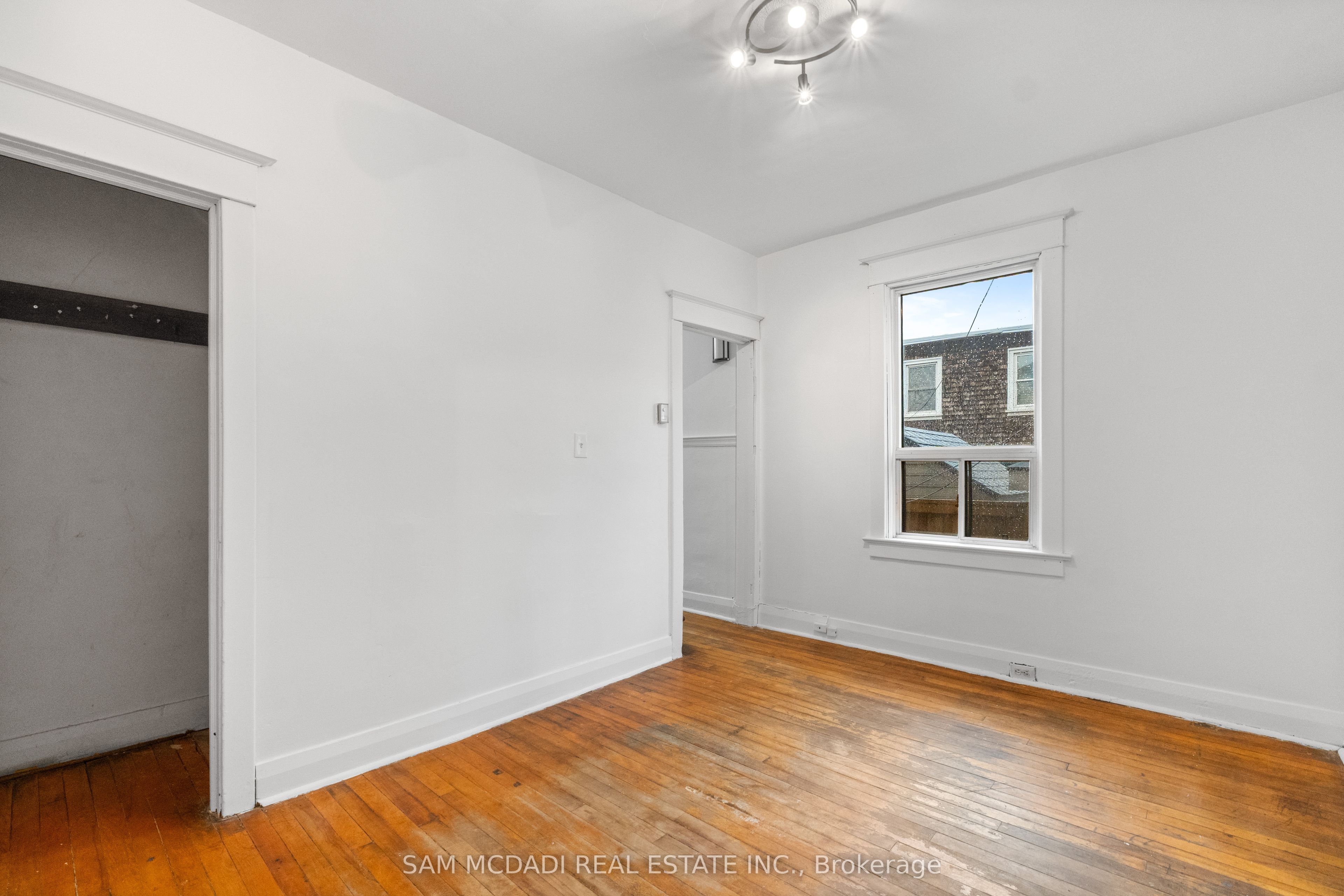 259 Milverton Boulevard Property Photo 4