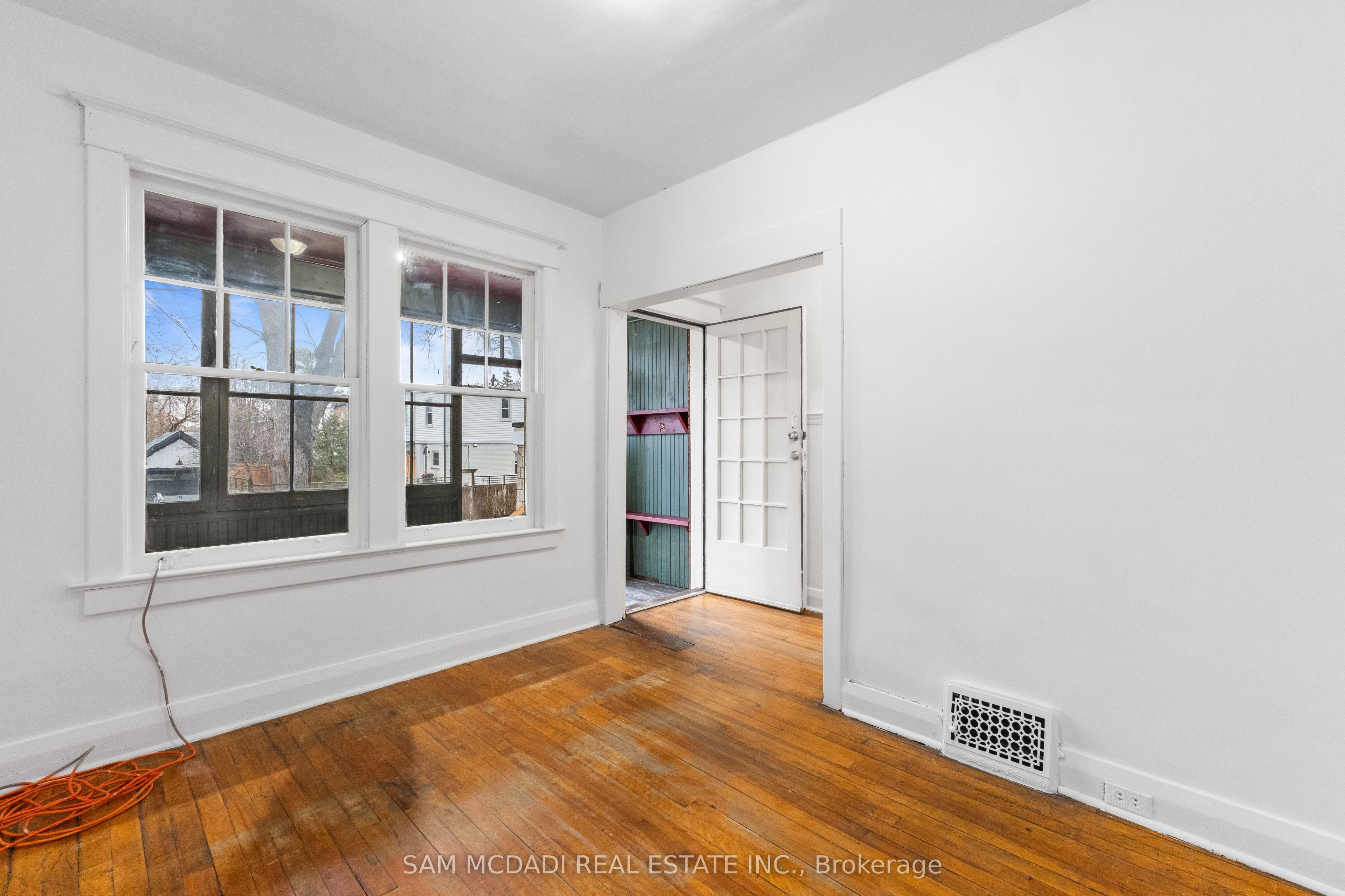 259 Milverton Boulevard Property Photo 6