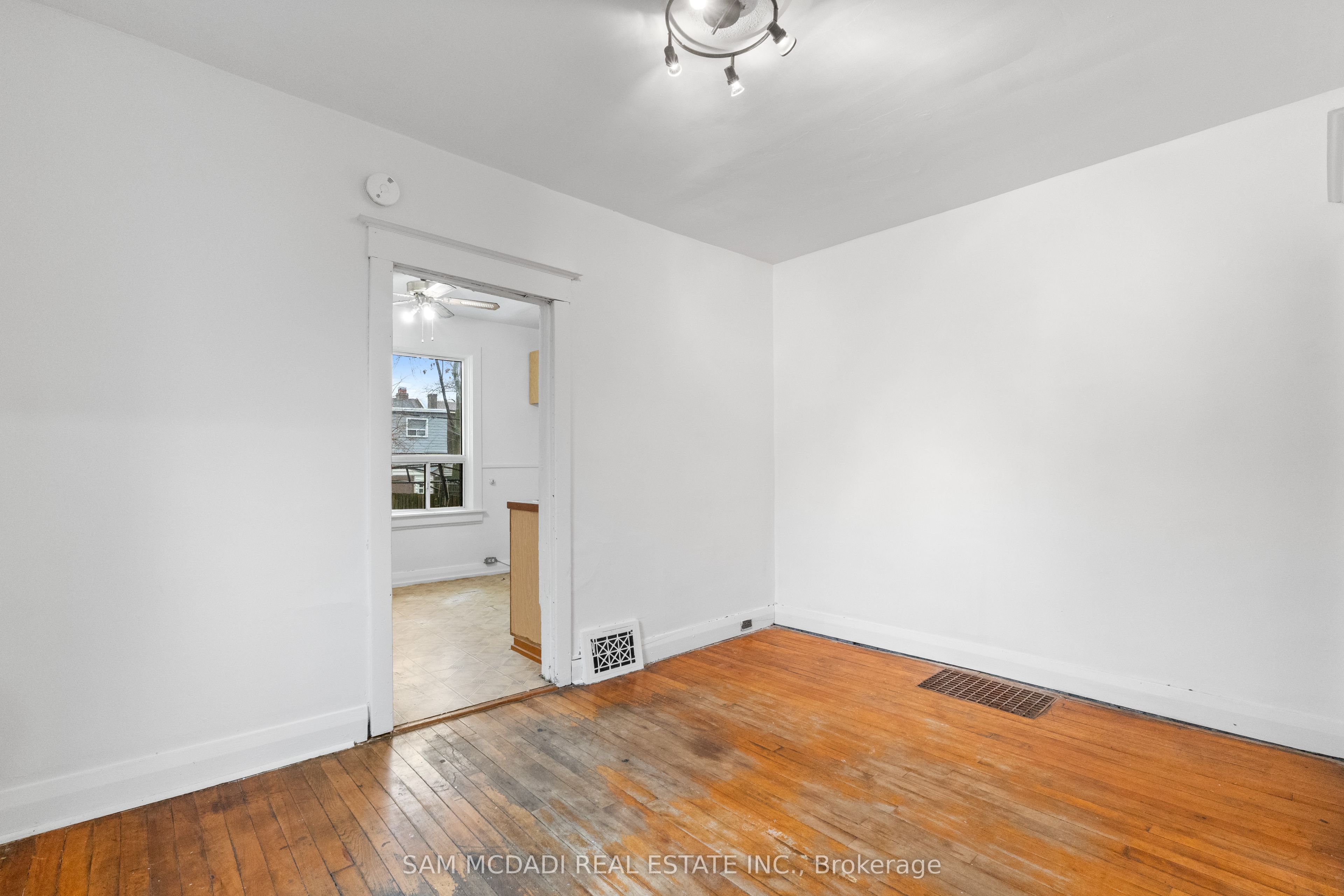 259 Milverton Boulevard Property Photo 7