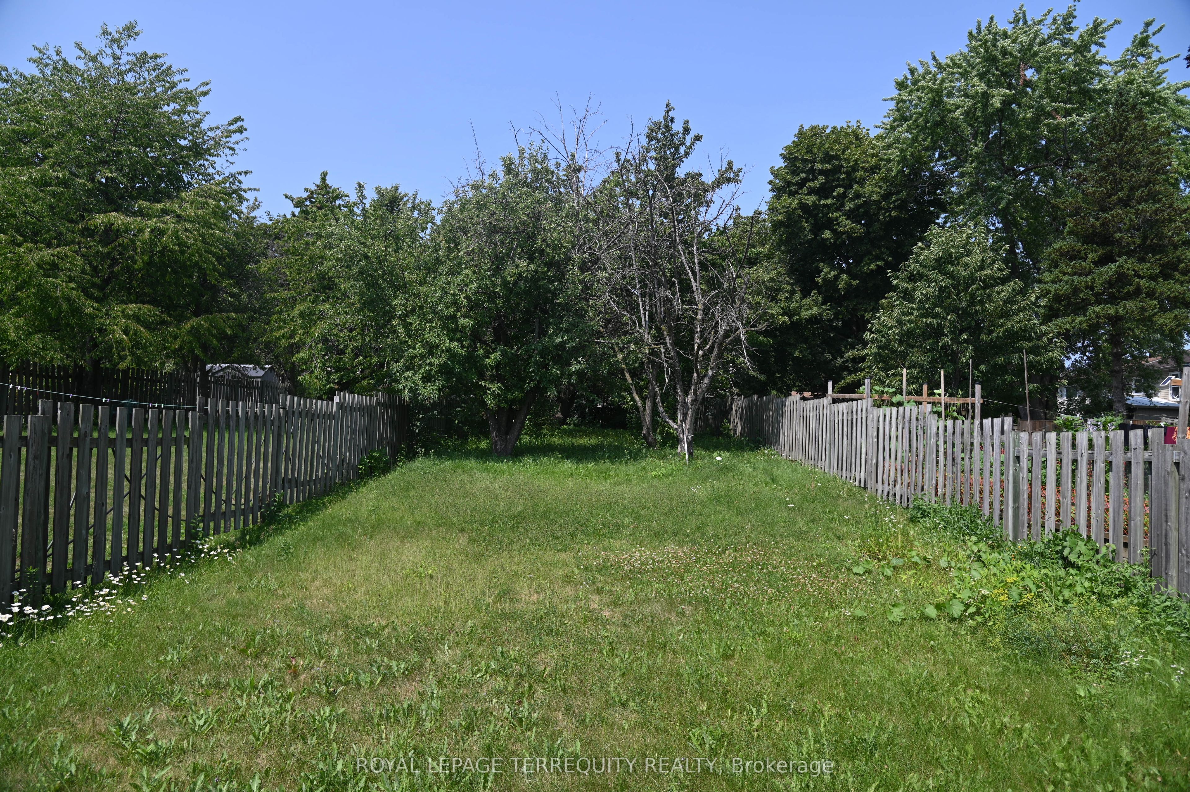 22 White Heather Boulevard Property Photo 3